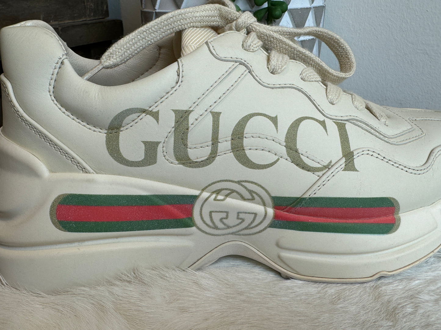 Gucci Rhyton Logo Ivory Sneakers 35EU