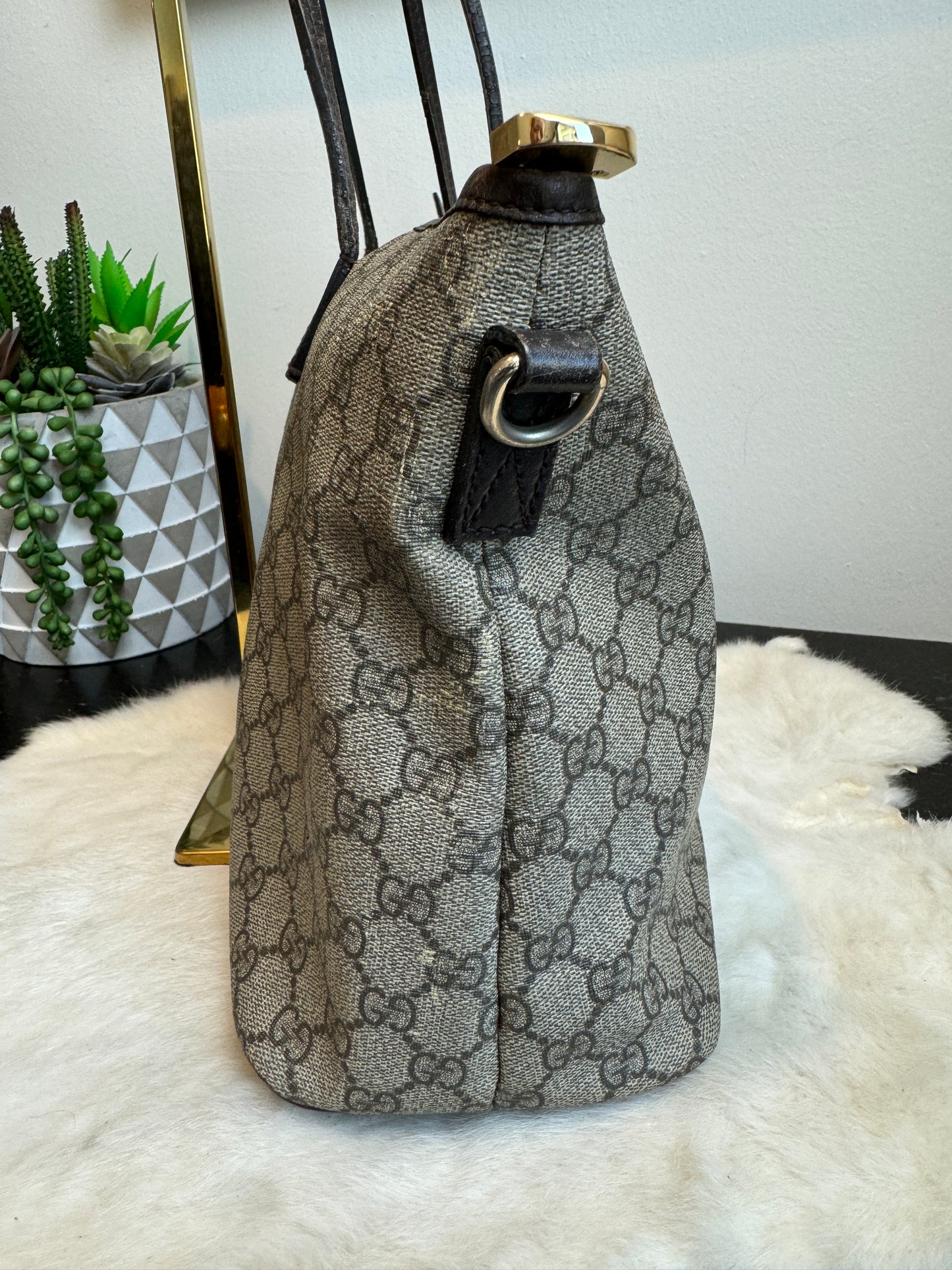 GUCCI Supreme Monogram Medium Zippered Tote