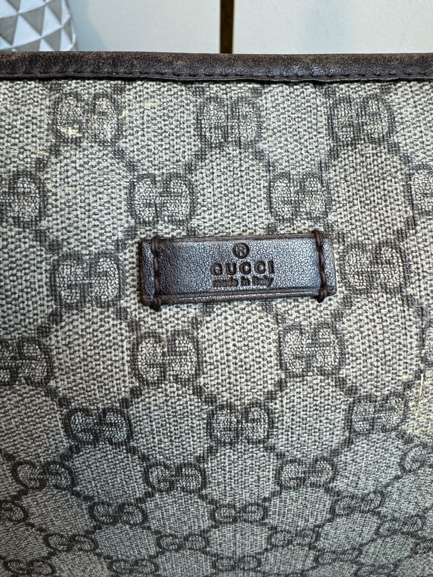 GUCCI Supreme Monogram Medium Zippered Tote