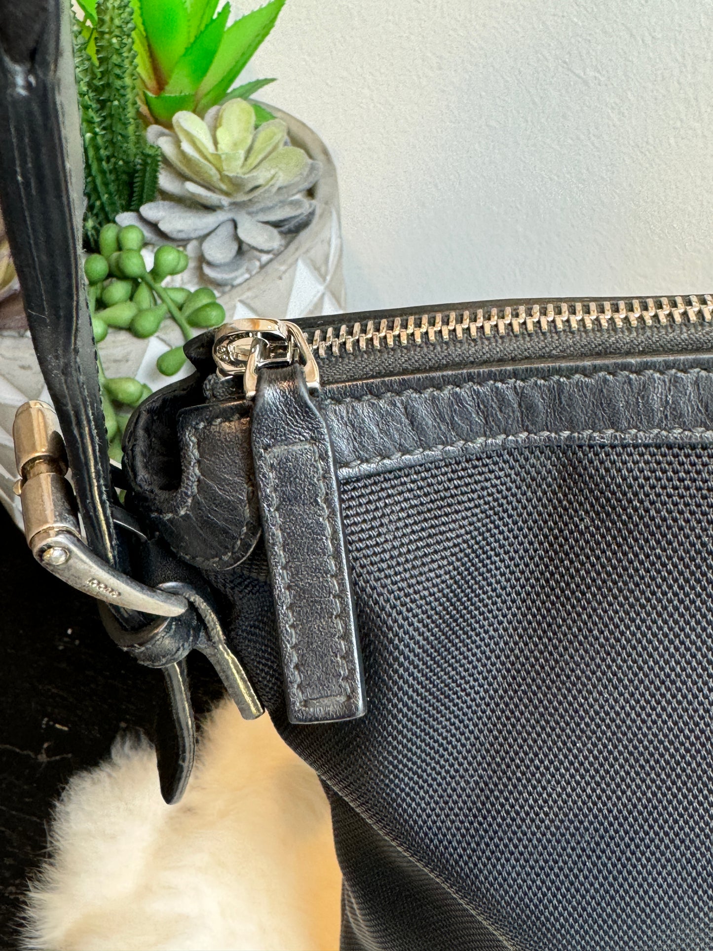 GUCCI Black Techno Canvas Web Messenger