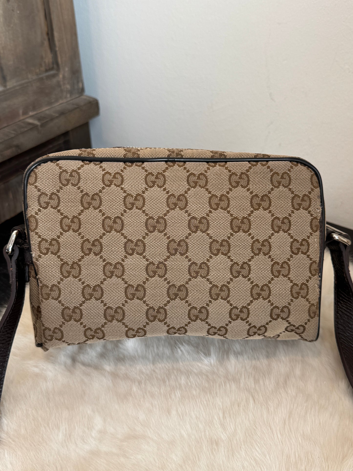 GUCCI GG Canvas Beige Monogram Small Crossbody
