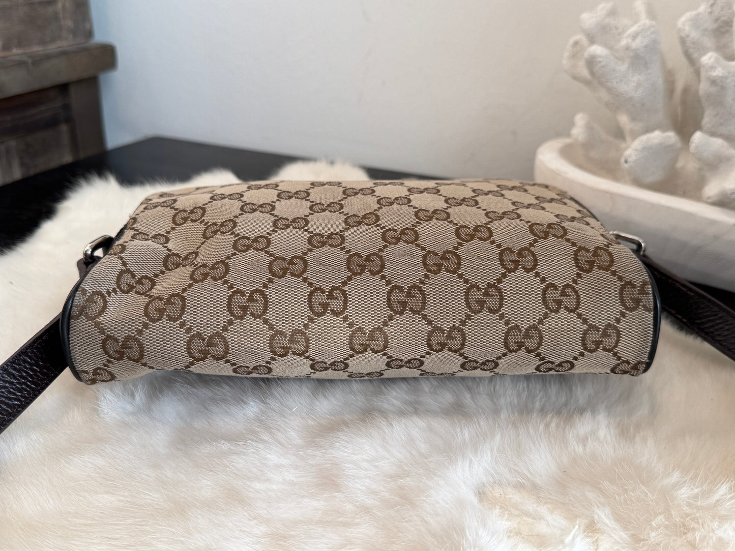 GUCCI GG Canvas Beige Monogram Small Crossbody