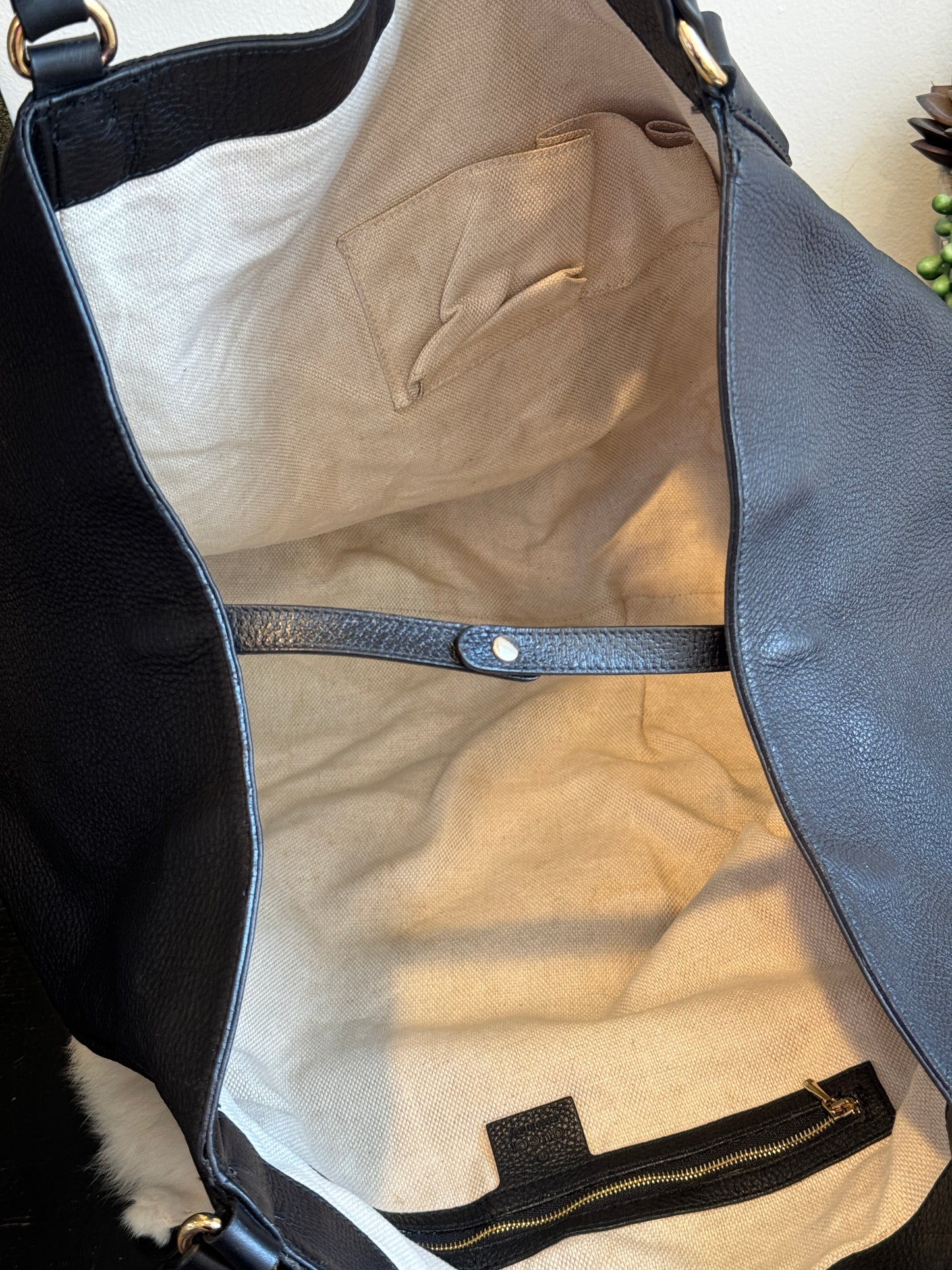 Gucci Pebbled Calfskin Large Soho Bag Black