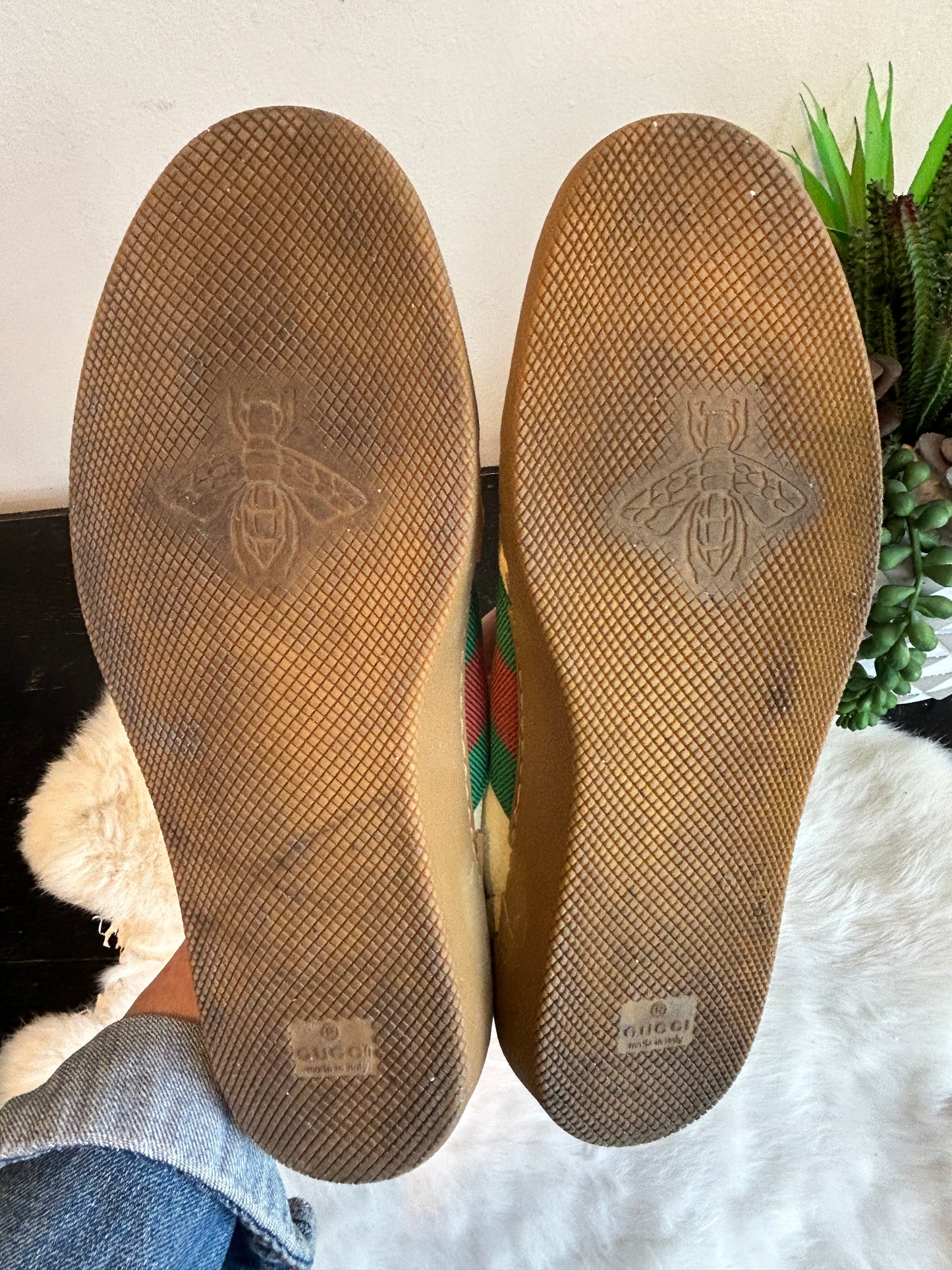 Gucci Cream/Gray Suede Sneakers 8.5EU (41.5EU)