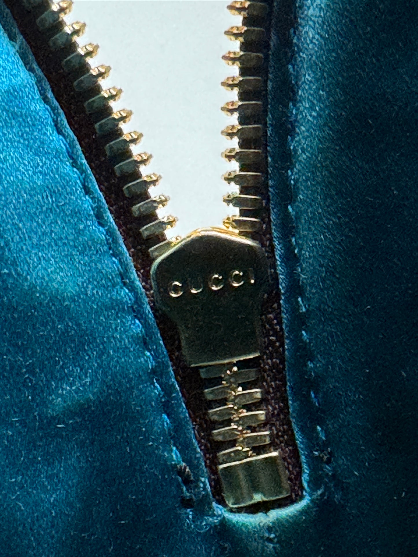 GUCCI Supreme Ophidia Round Top Crossbody Bag