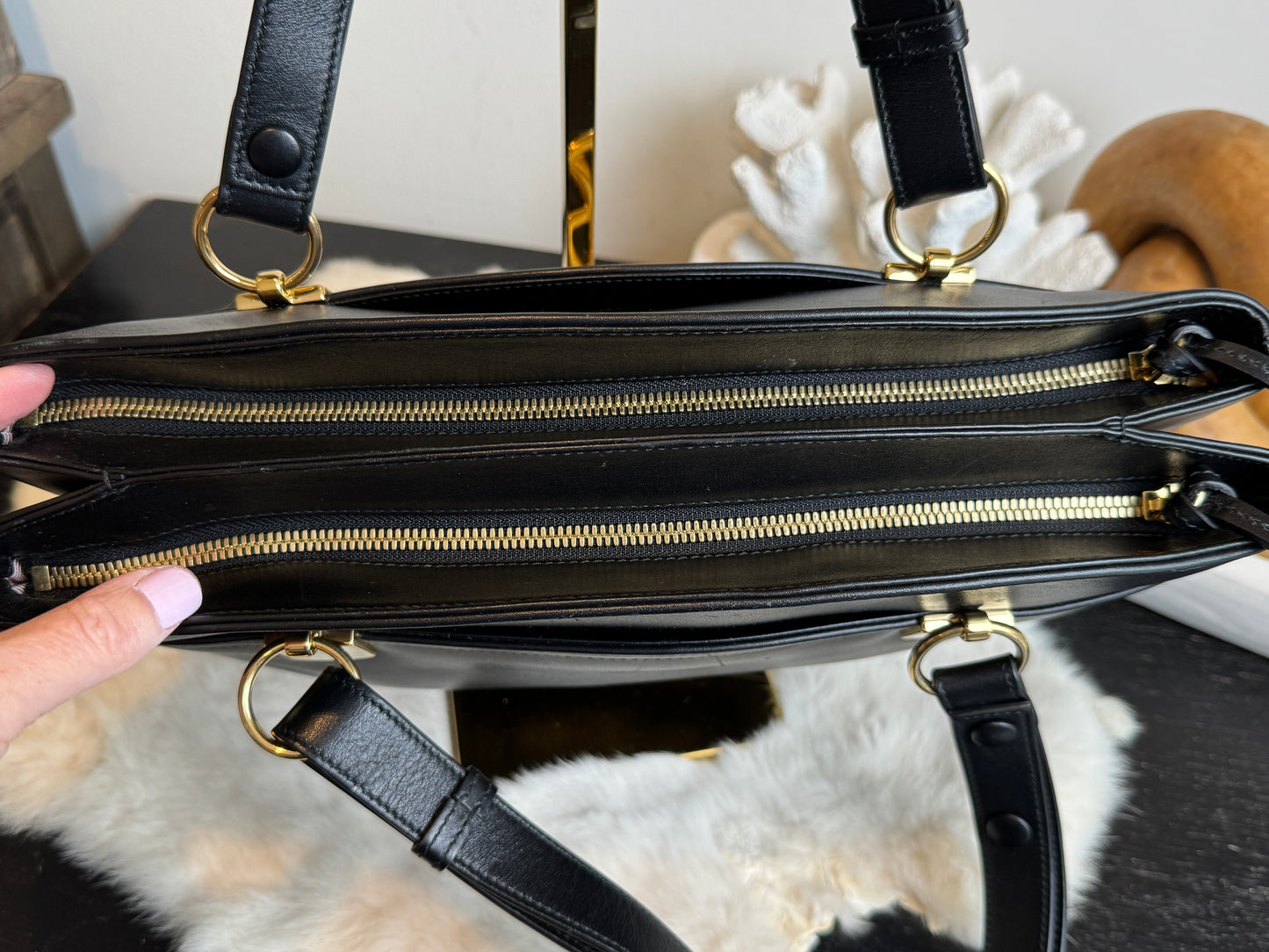 GUCCI Large Arli Leather Shoulder Bag Black
