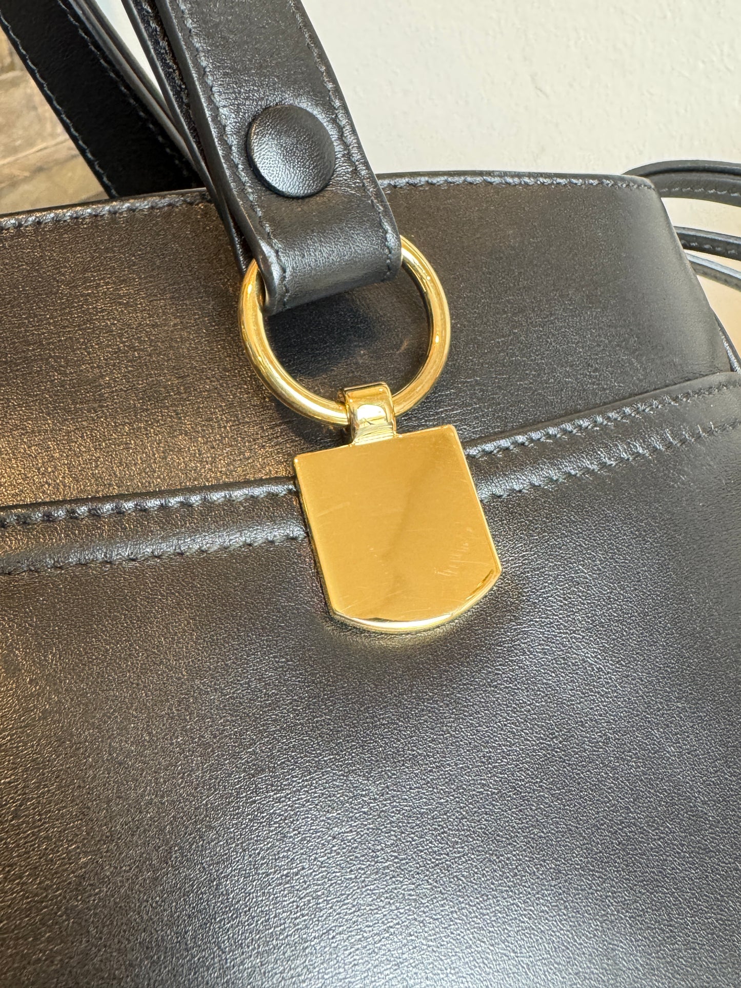 GUCCI Large Arli Leather Shoulder Bag Black