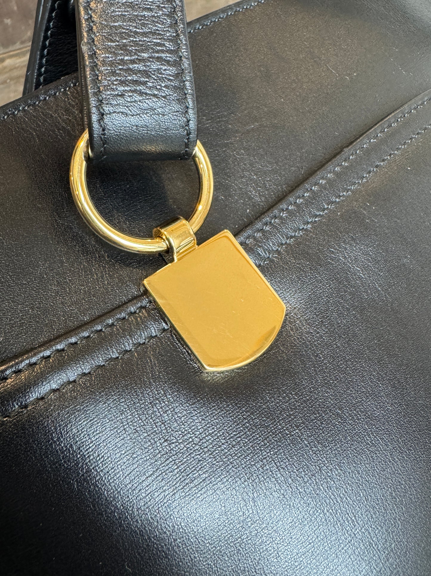 GUCCI Large Arli Leather Shoulder Bag Black