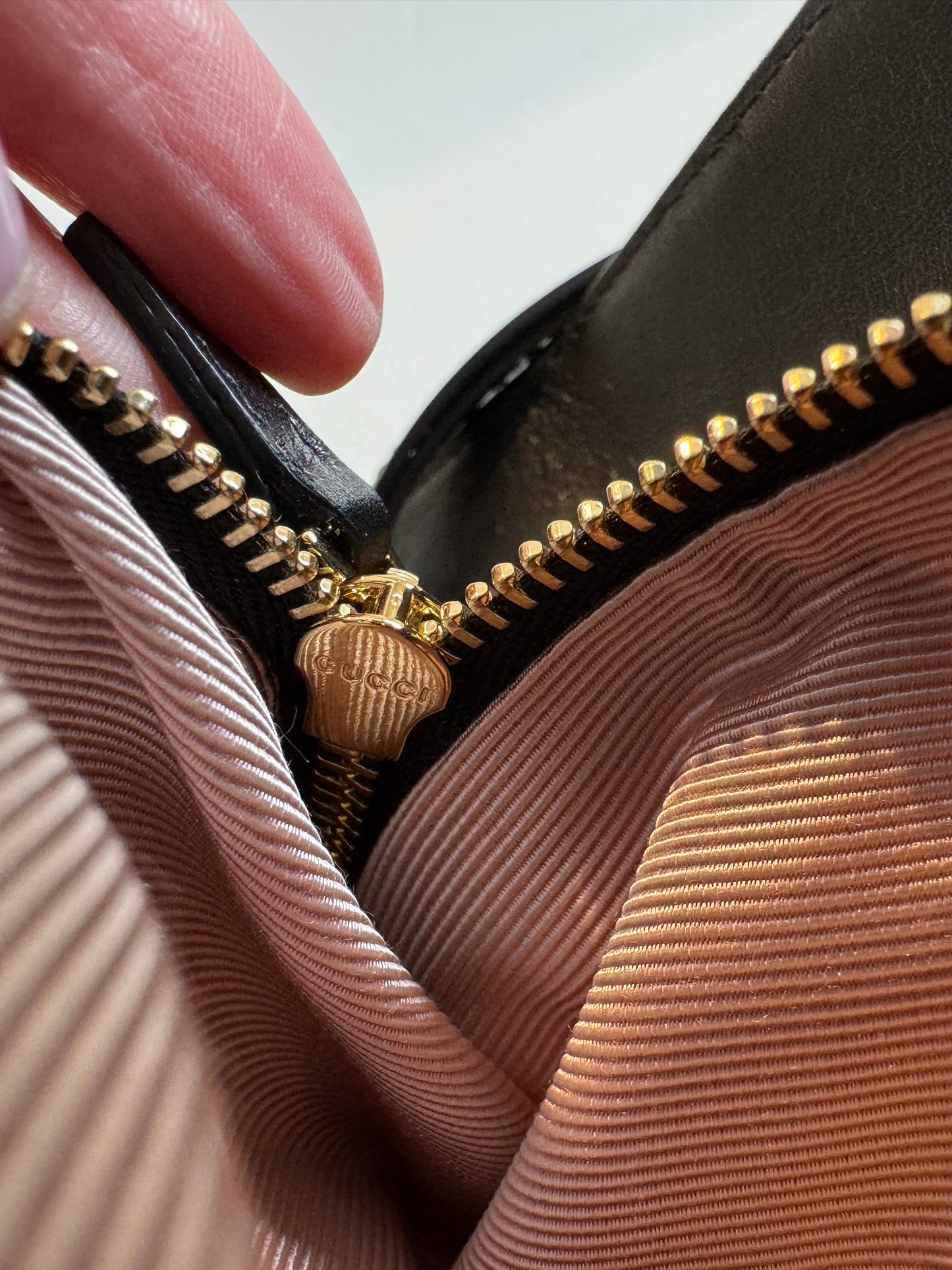 GUCCI Large Arli Leather Shoulder Bag Black