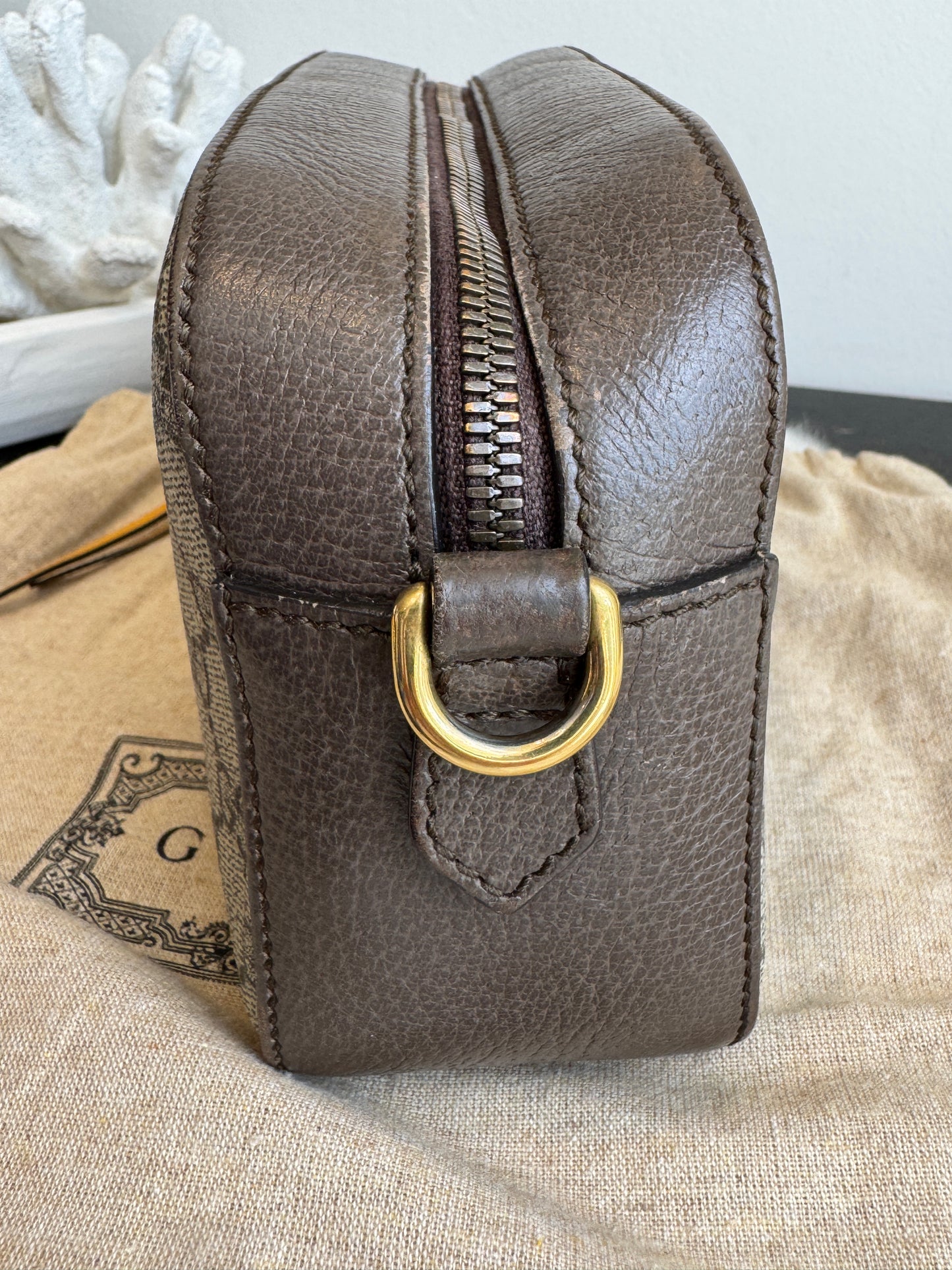 GUCCI Supreme Neo Vintage Camera Crossbody Bag