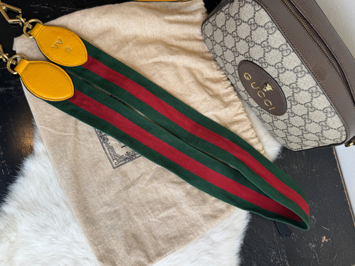 GUCCI Supreme Neo Vintage Camera Crossbody Bag
