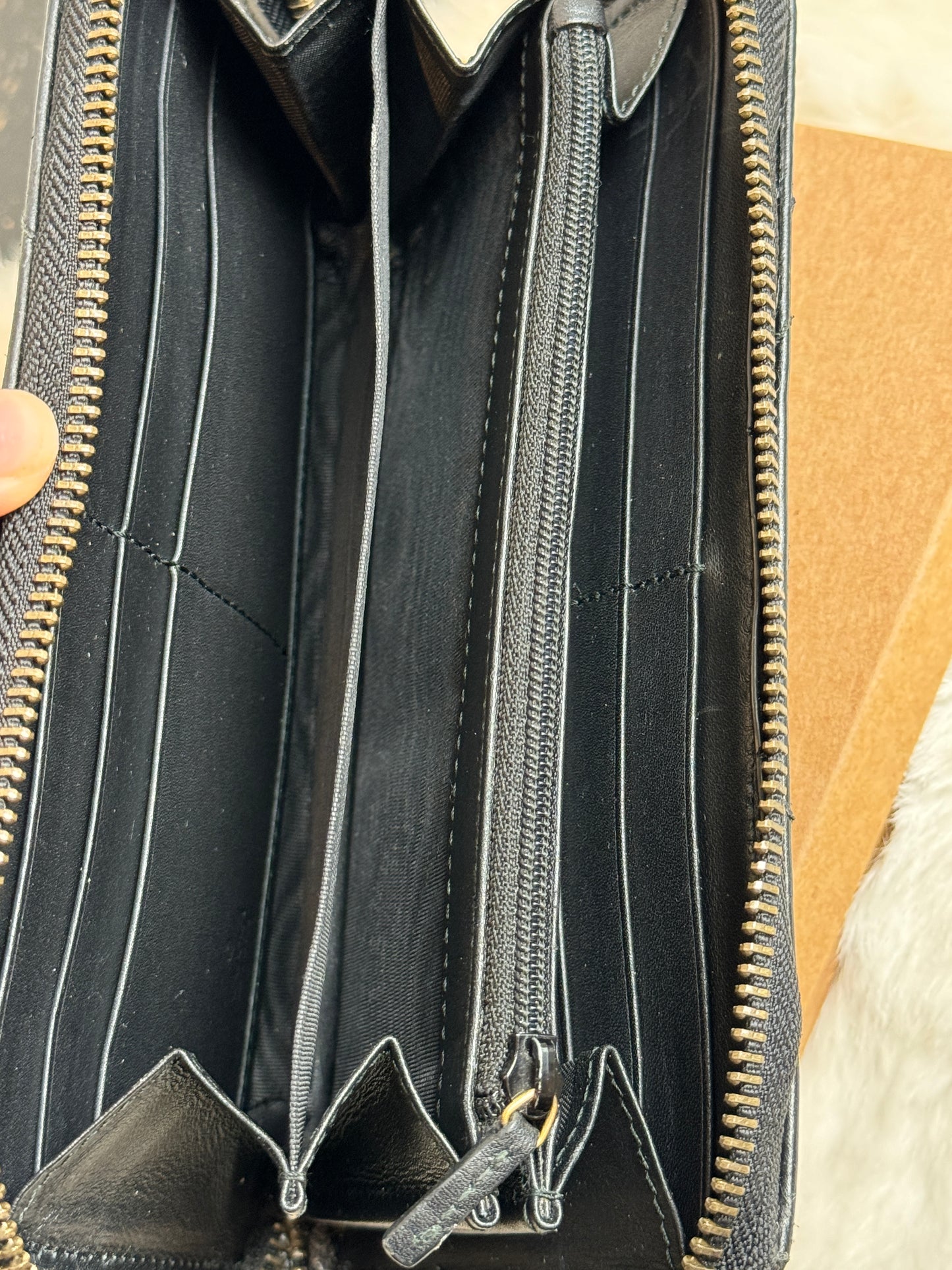 GUCCI Marmont GG Leather Long Zip Wallet