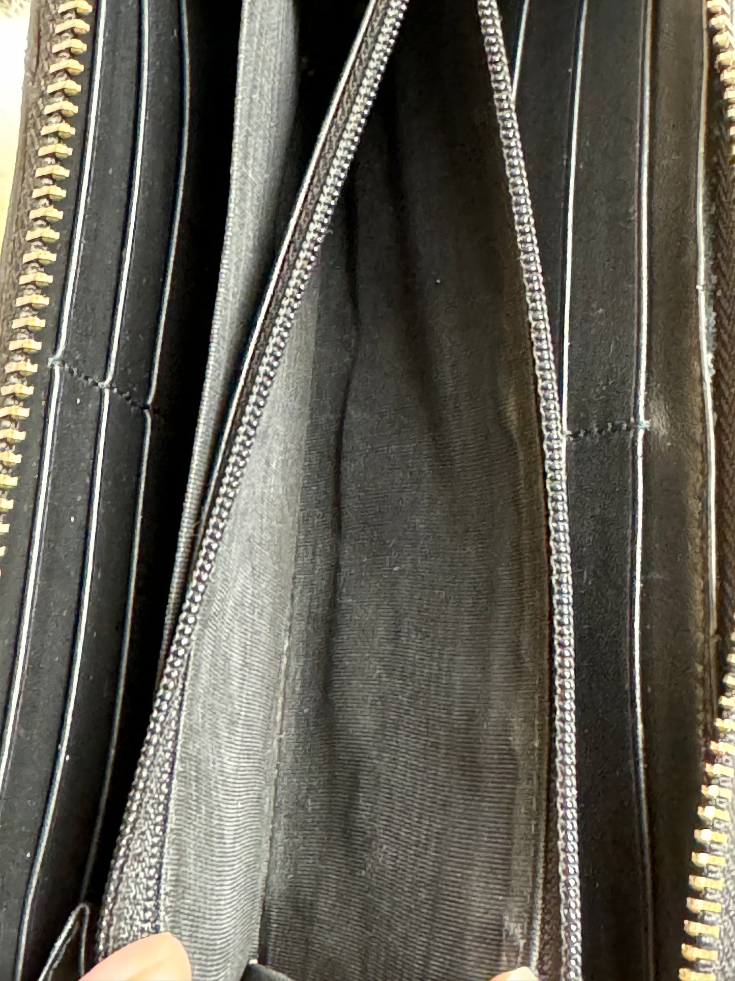 GUCCI Marmont GG Leather Long Zip Wallet