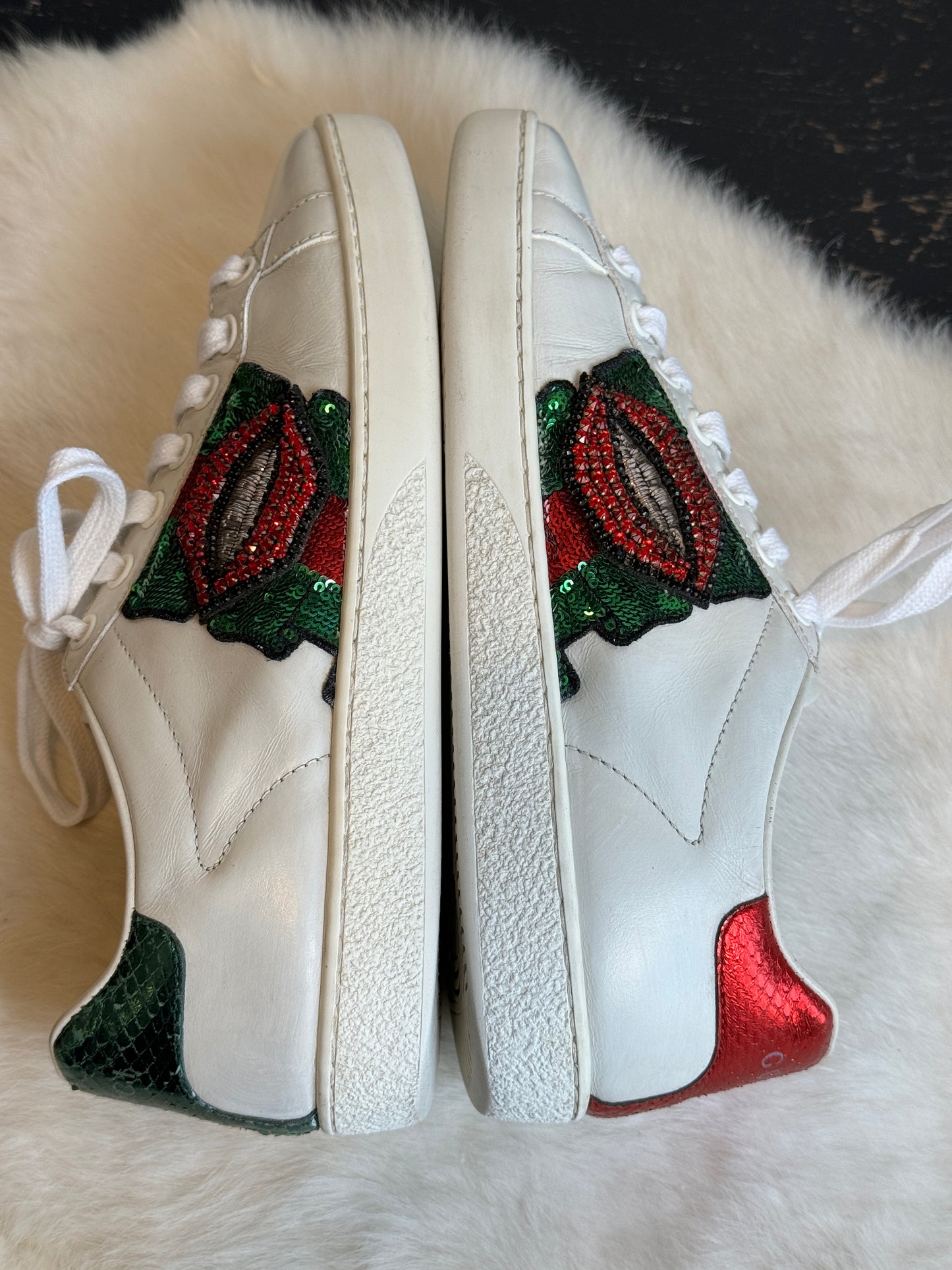 GUCCI Ace Rhinestone Lips Sneakers 35EU