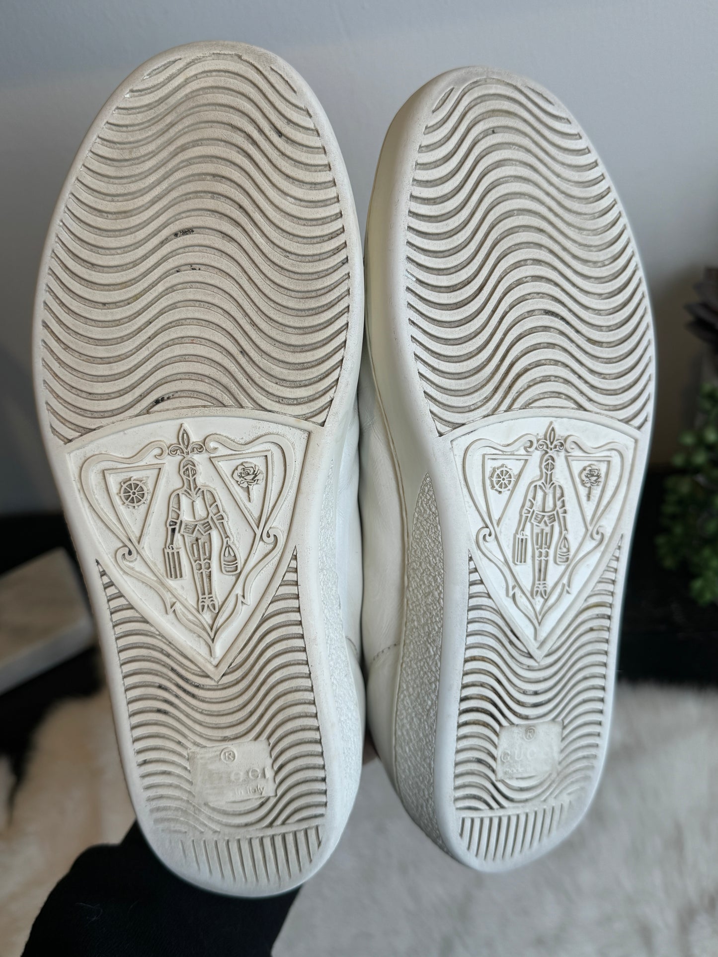 GUCCI Ace Rhinestone Lips Sneakers 35EU