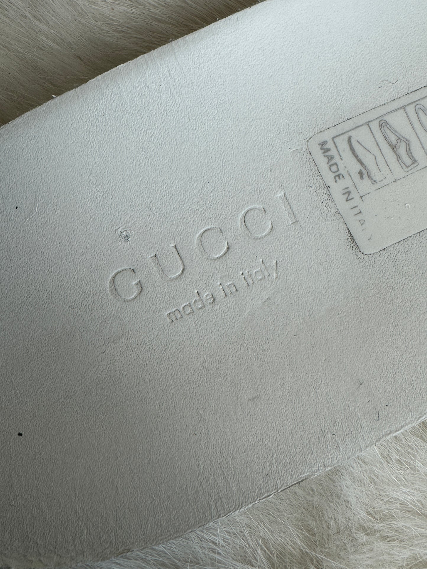GUCCI Ace Rhinestone Lips Sneakers 35EU