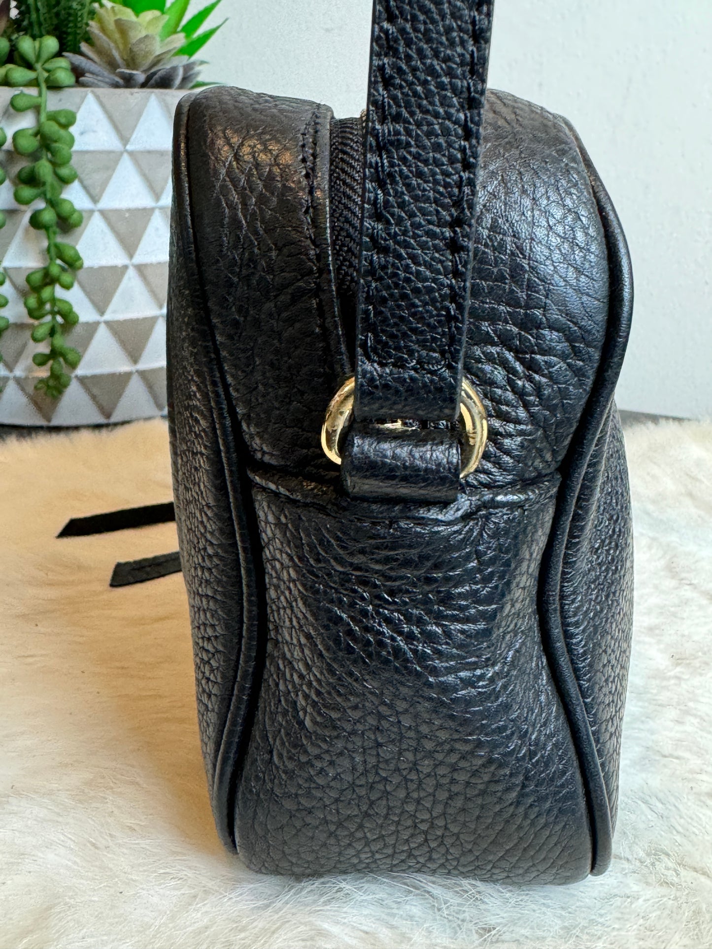 GUCCI Soho Disco Black Pebbled Camera Bag