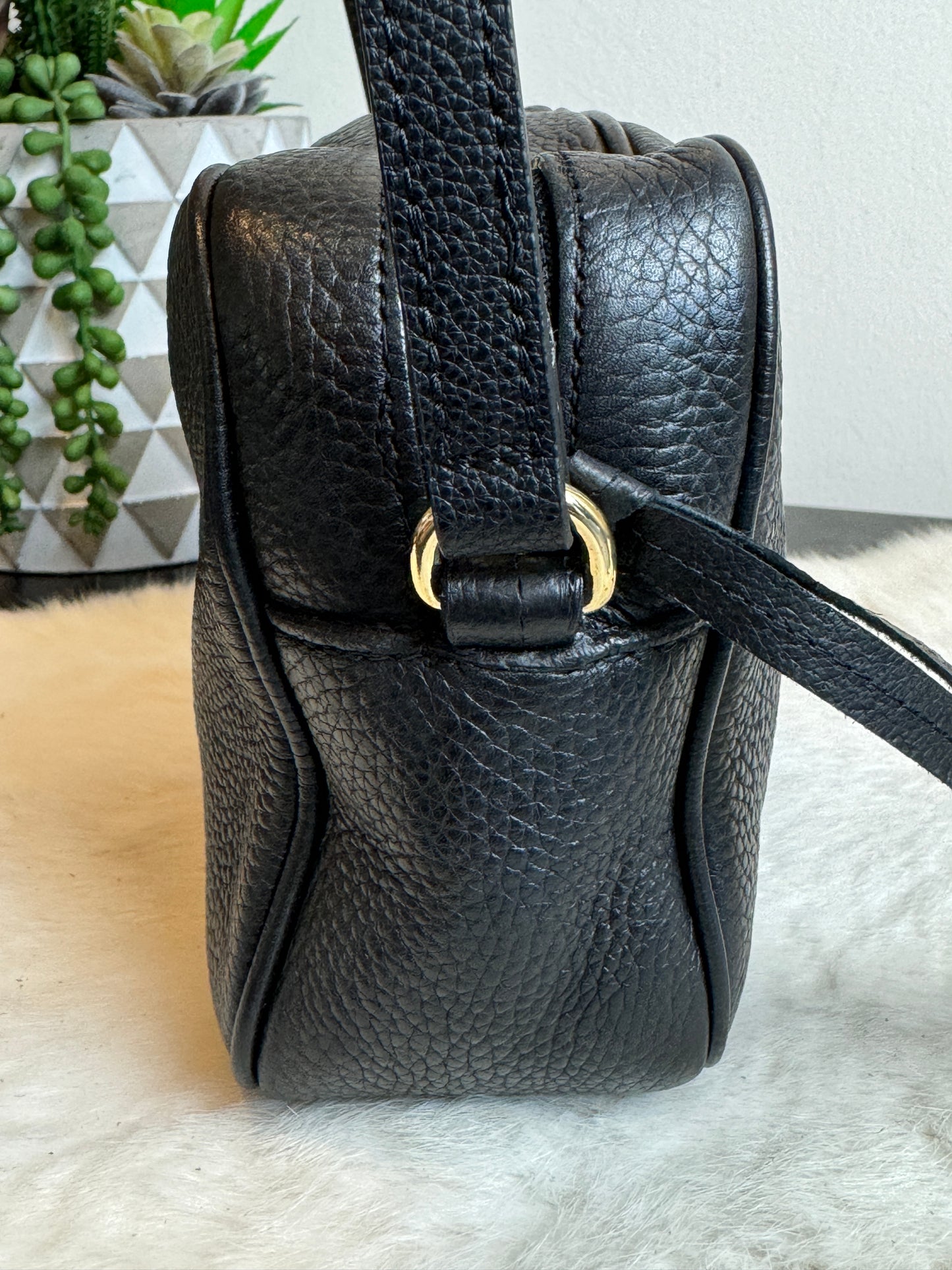 GUCCI Soho Disco Black Pebbled Camera Bag