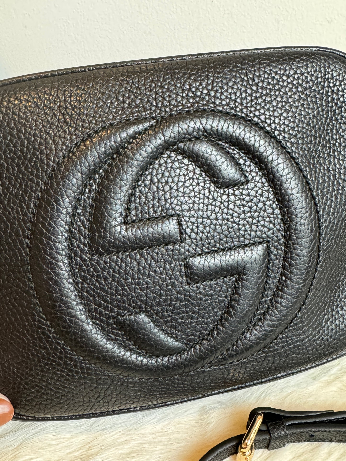 GUCCI Soho Disco Black Pebbled Camera Bag