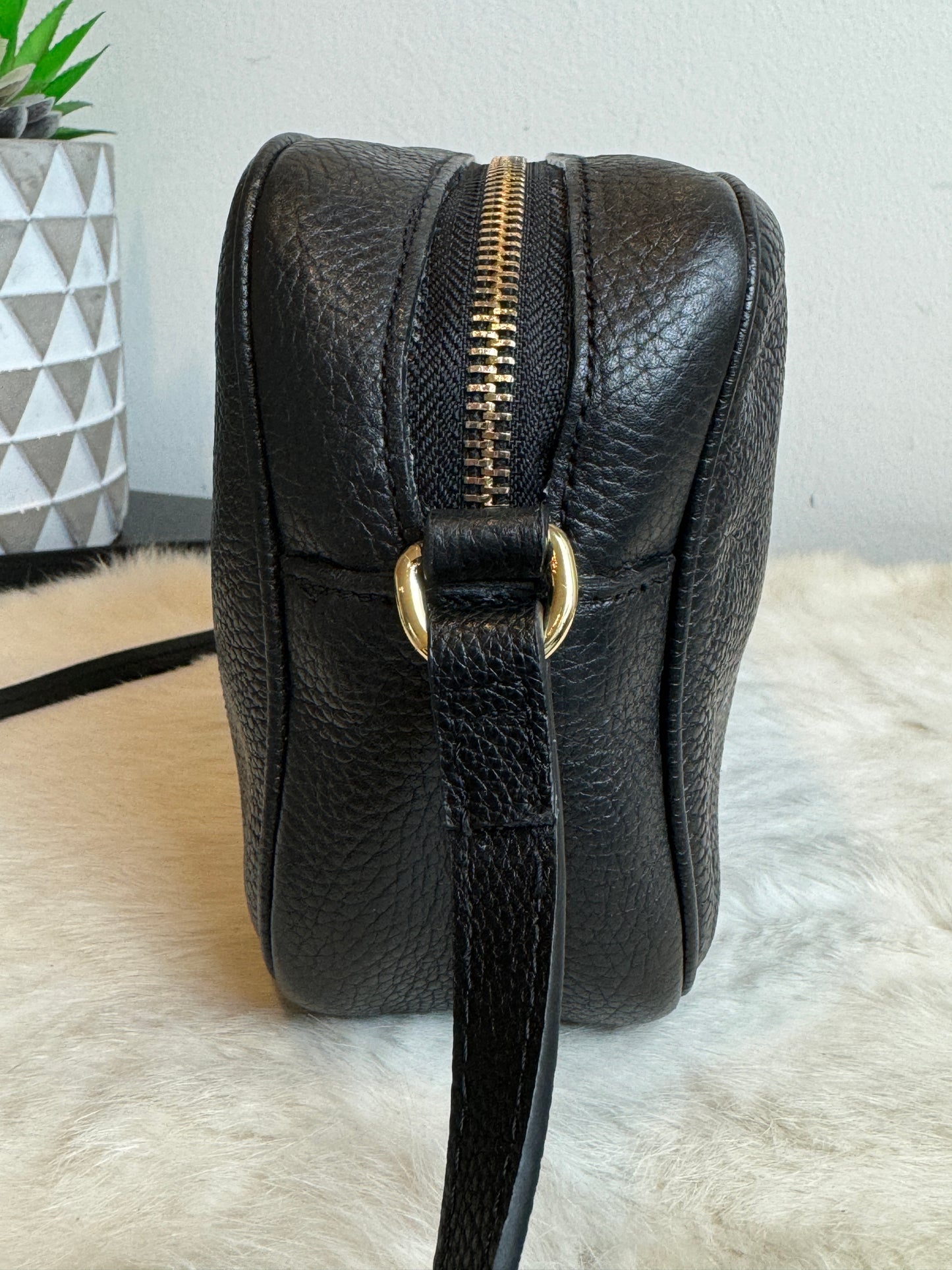 GUCCI Soho Disco Black Pebbled Camera Bag