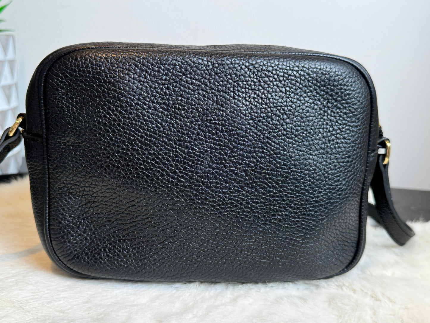 GUCCI Soho Disco Black Pebbled Camera Bag