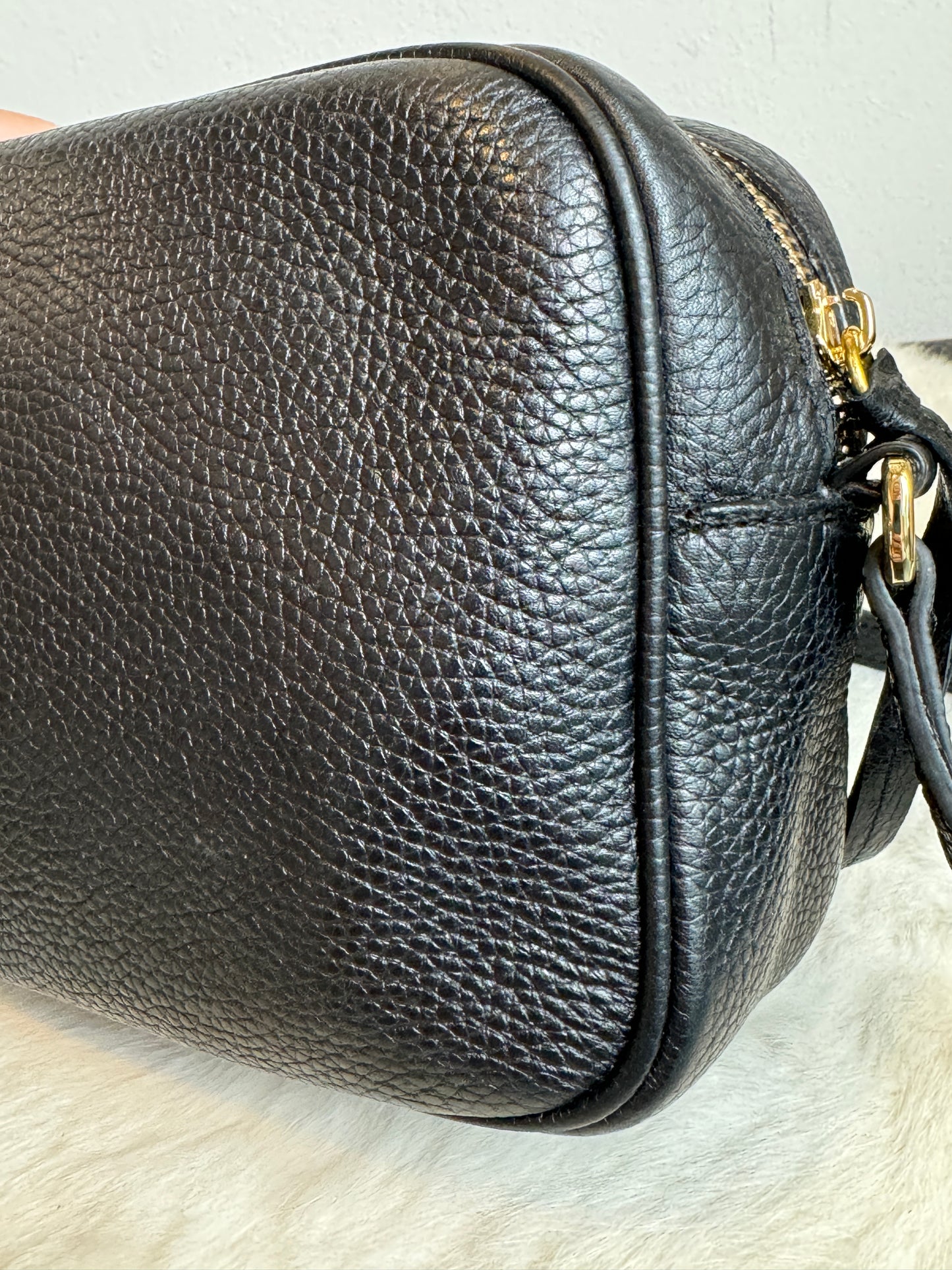 GUCCI Soho Disco Black Pebbled Camera Bag