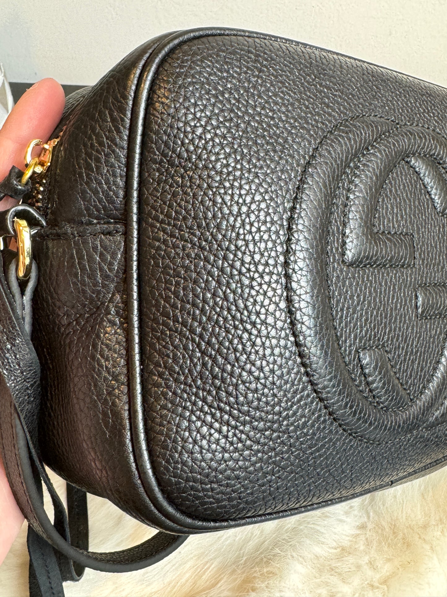 GUCCI Soho Disco Black Pebbled Camera Bag