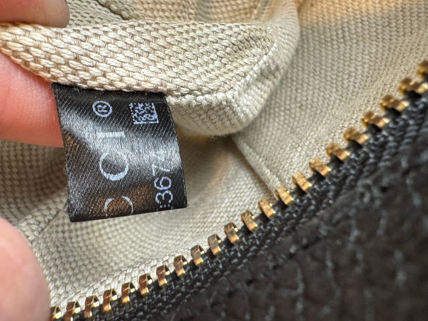 GUCCI Soho Disco Black Pebbled Camera Bag