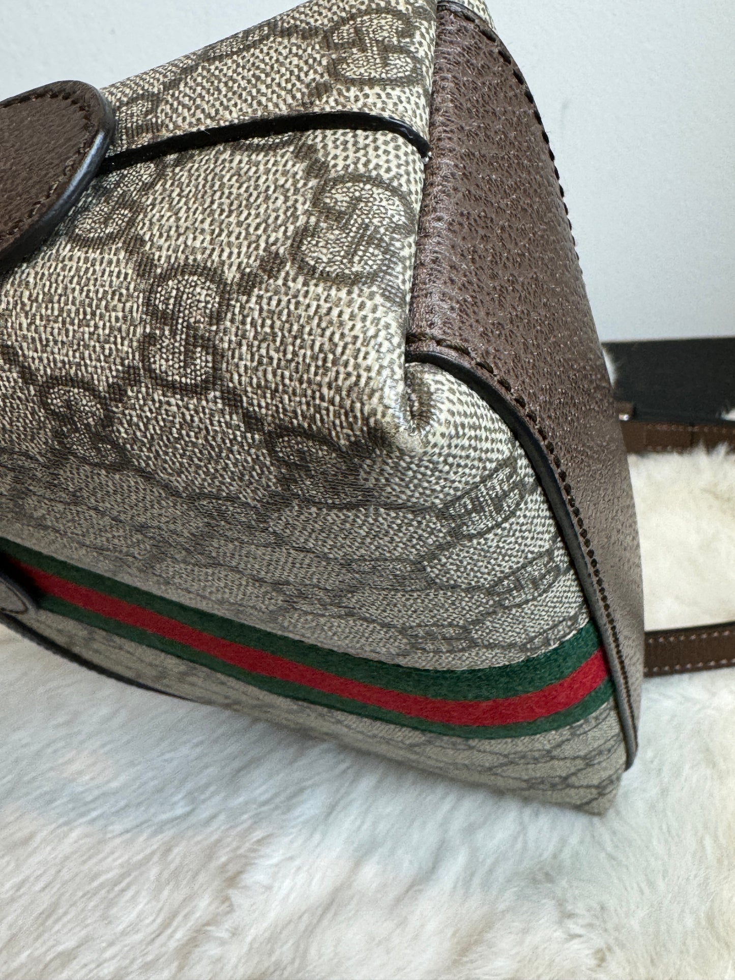 GUCCI Small Ophidia Round Top Crossbody