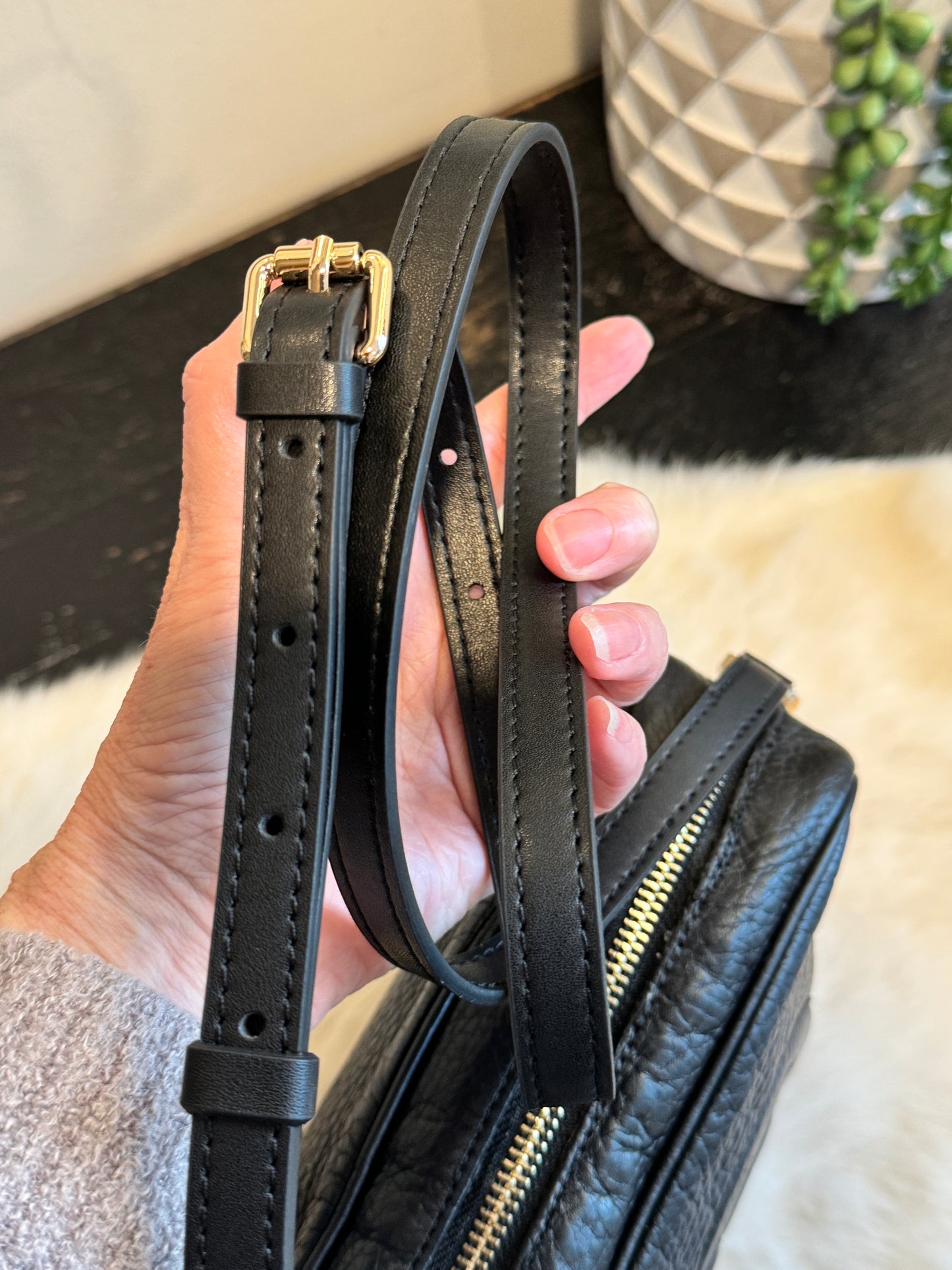 GUCCI Soho Disco Black Pebbled Camera Bag