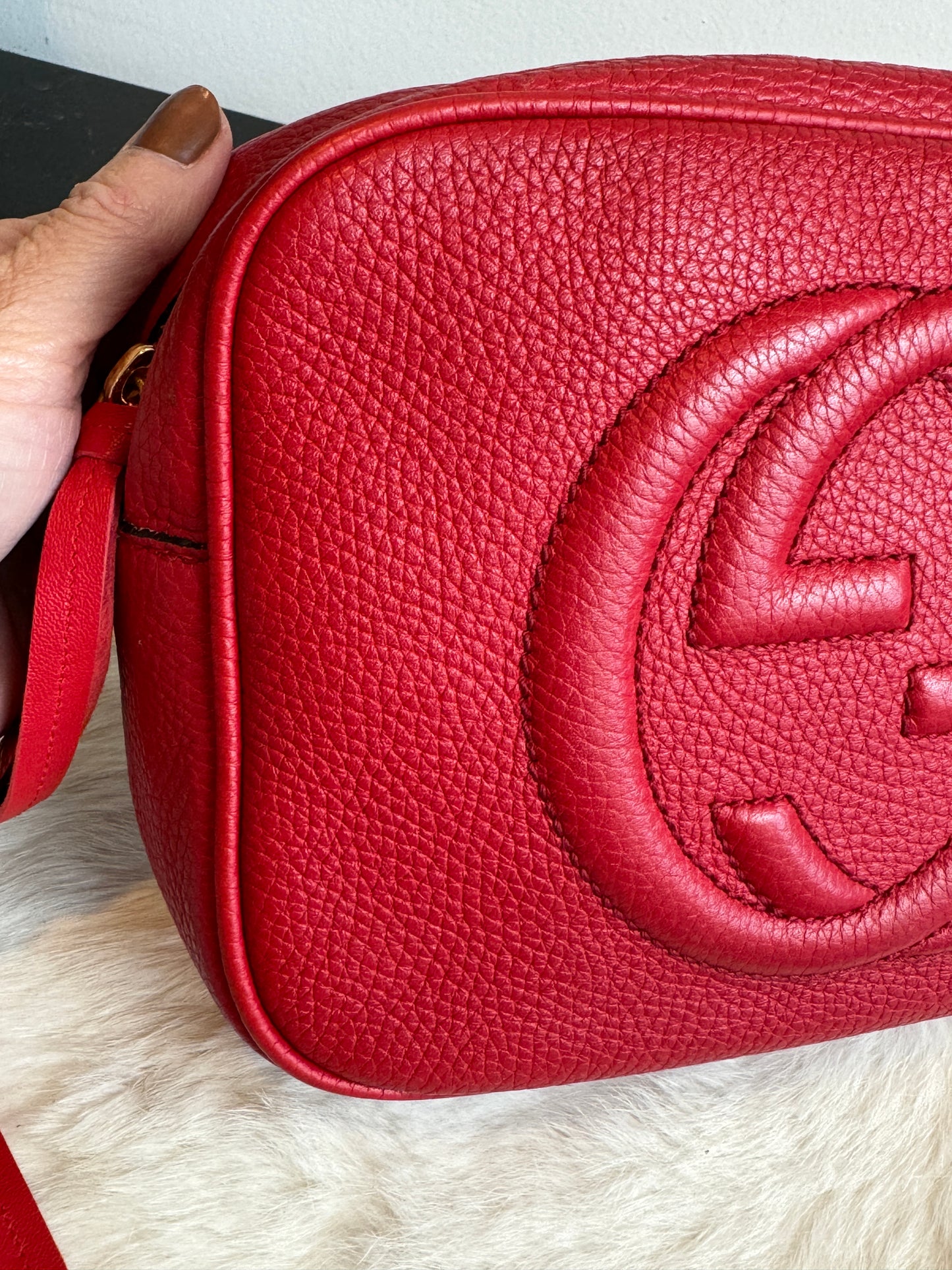 GUCCI Soho Disco Red Pebbled Camera Bag