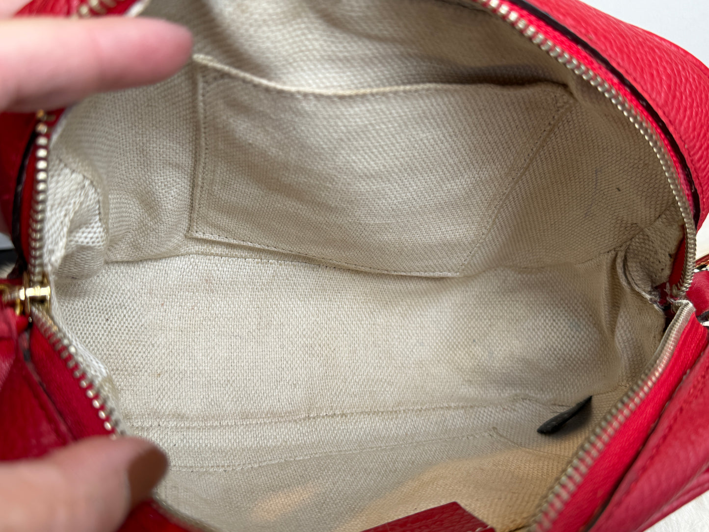 GUCCI Soho Disco Red Pebbled Camera Bag