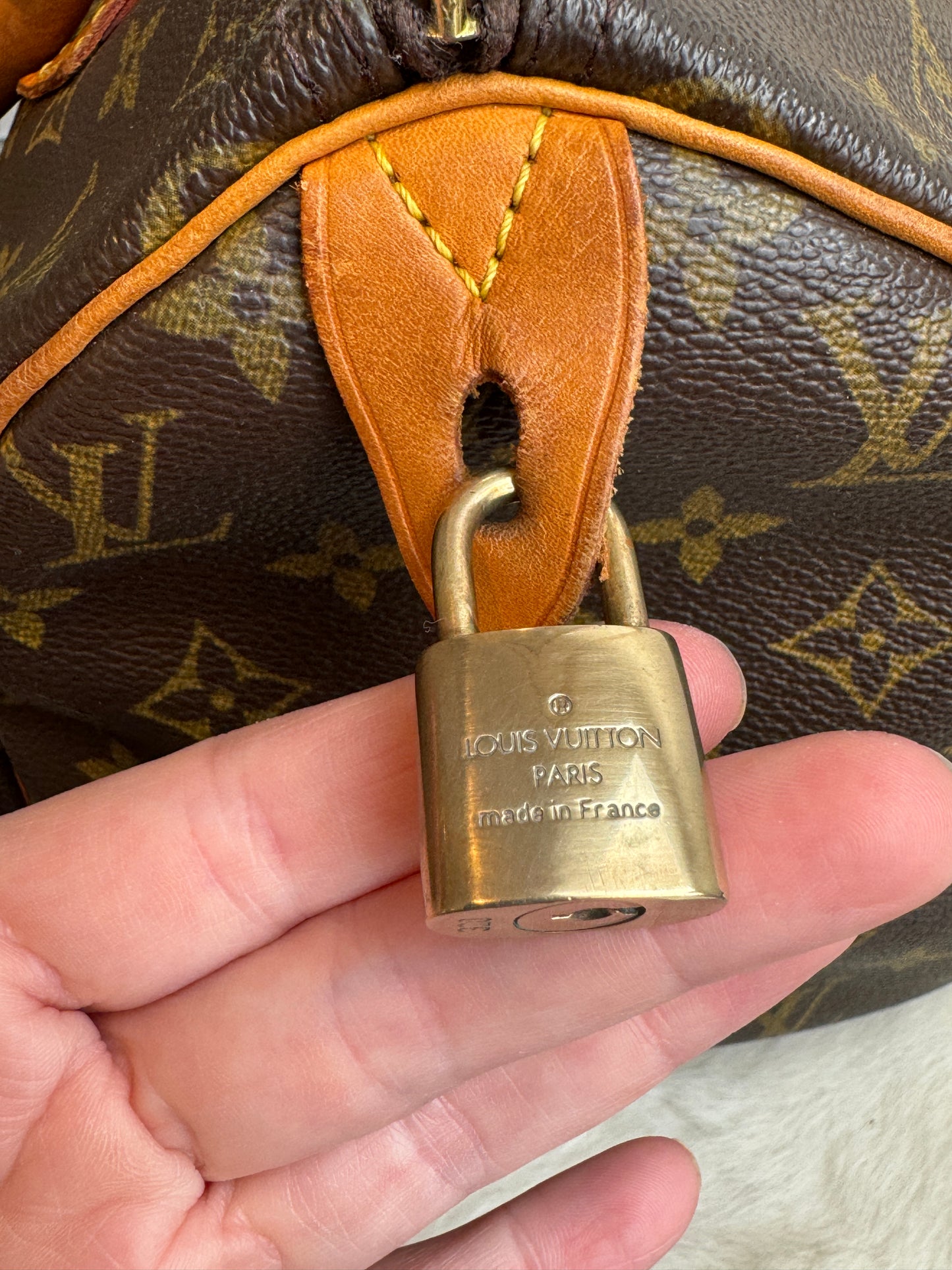 Louis Vuitton Monogram Speedy 30