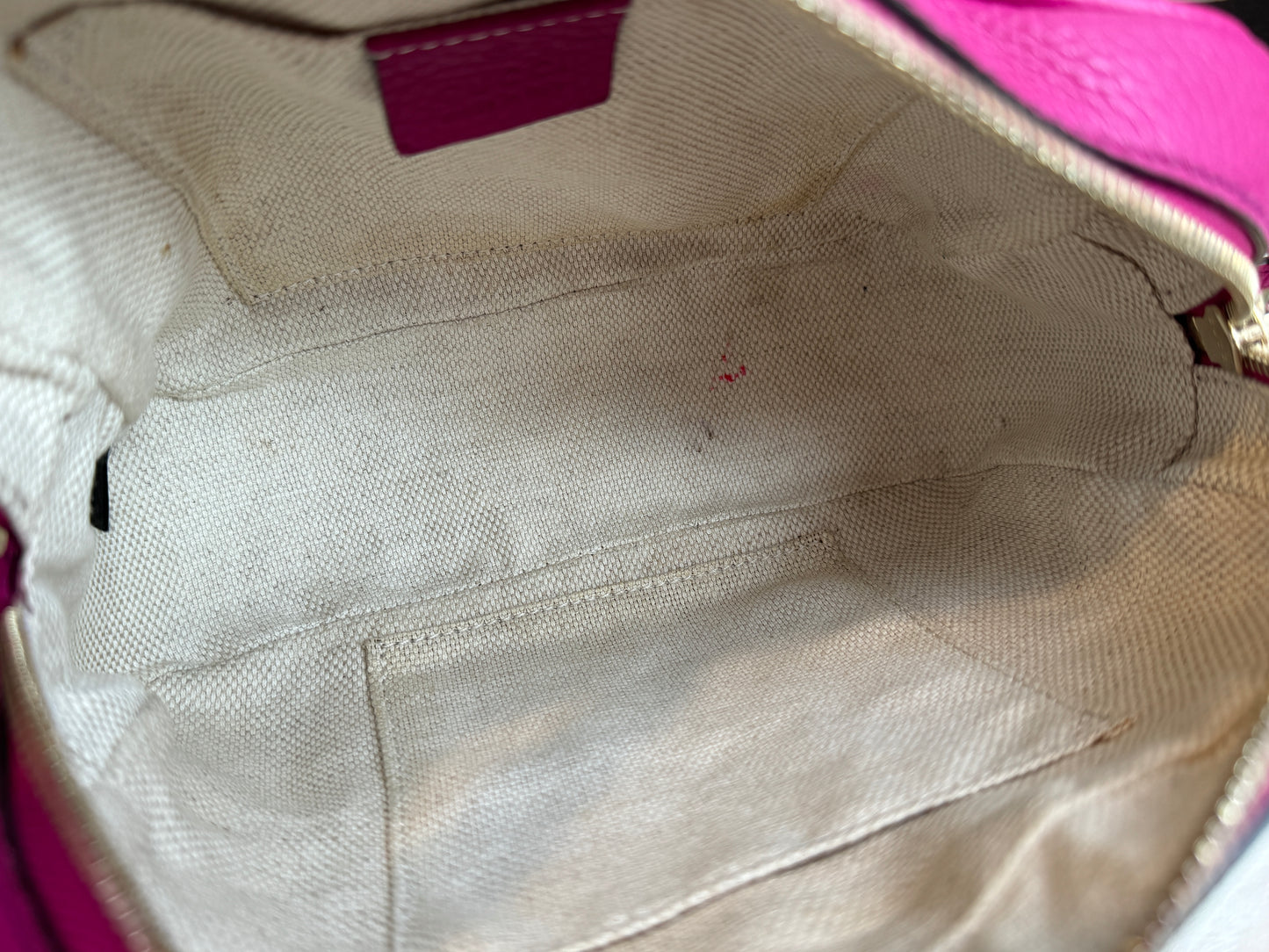 GUCCI Soho Disco Magenta Pebbled Camera Bag