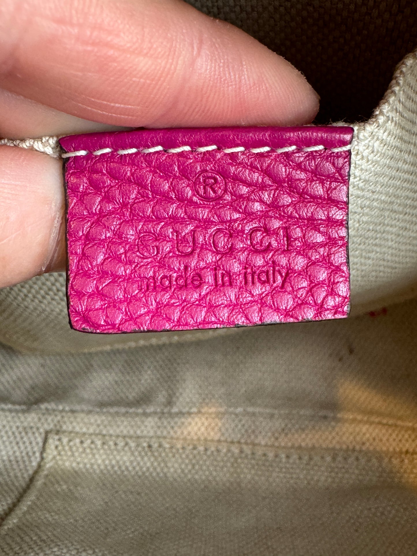 GUCCI Soho Disco Magenta Pebbled Camera Bag
