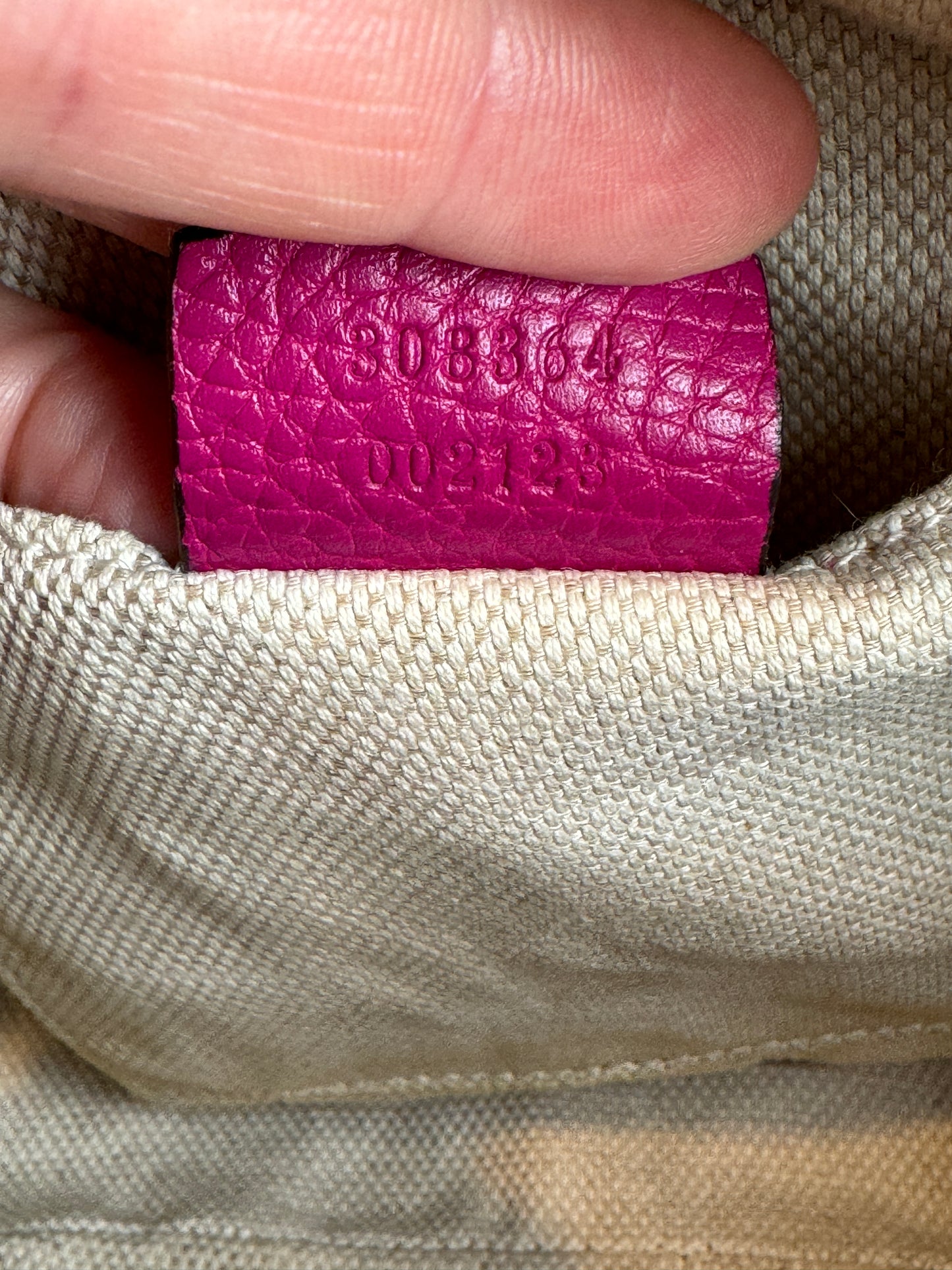 GUCCI Soho Disco Magenta Pebbled Camera Bag
