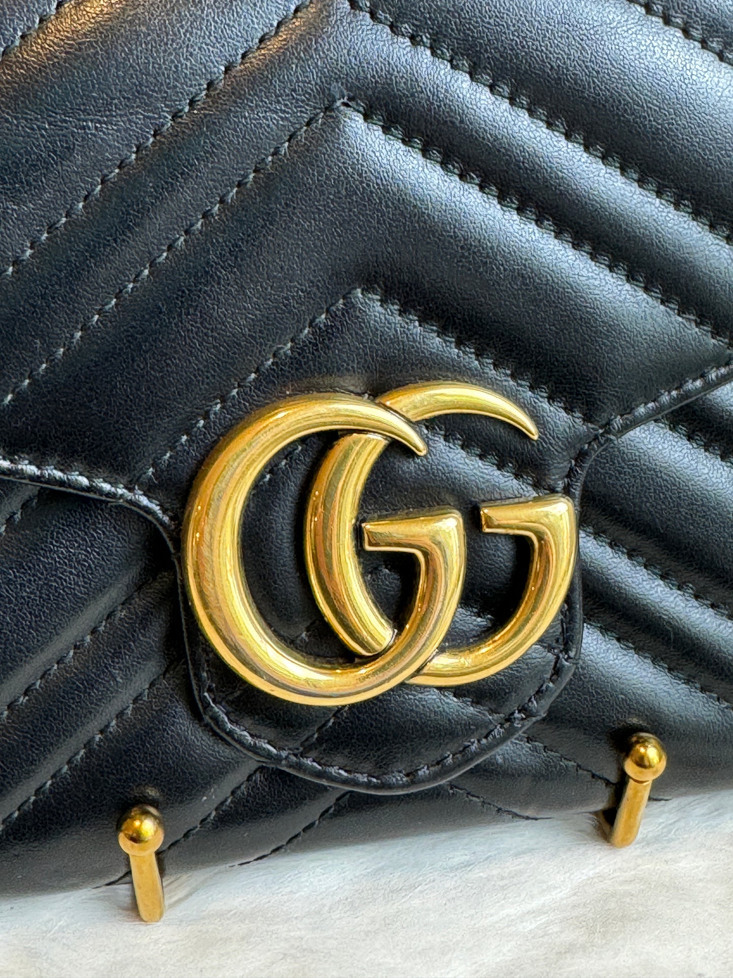 GUCCI Matelasse Marmont Wallet on Chain Black