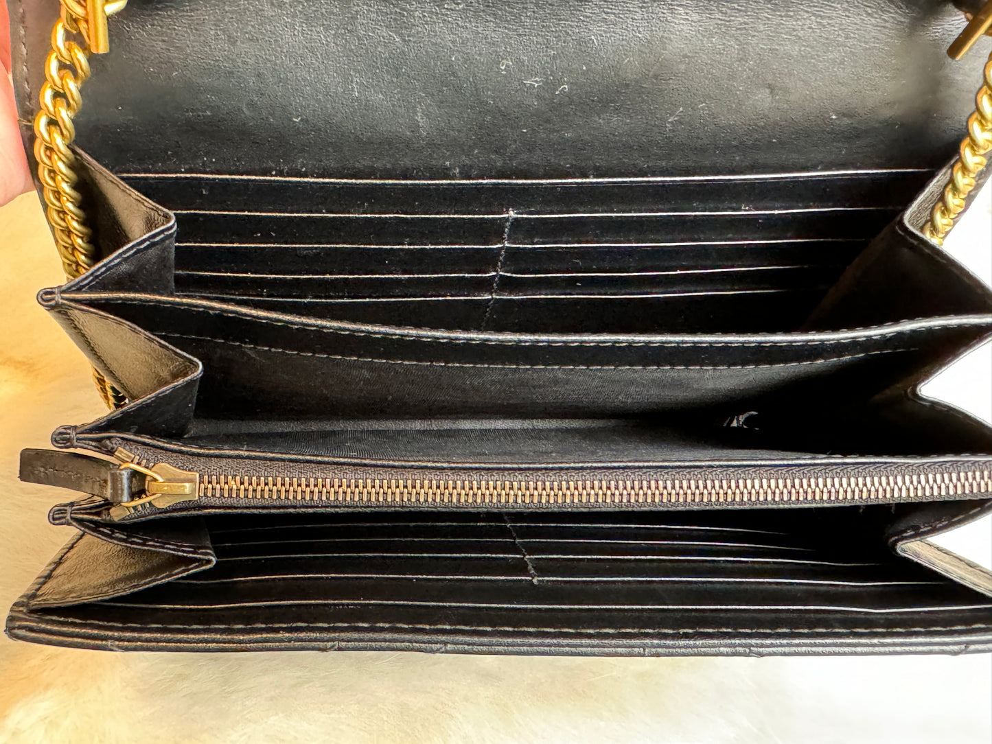 GUCCI Matelasse Marmont Wallet on Chain Black