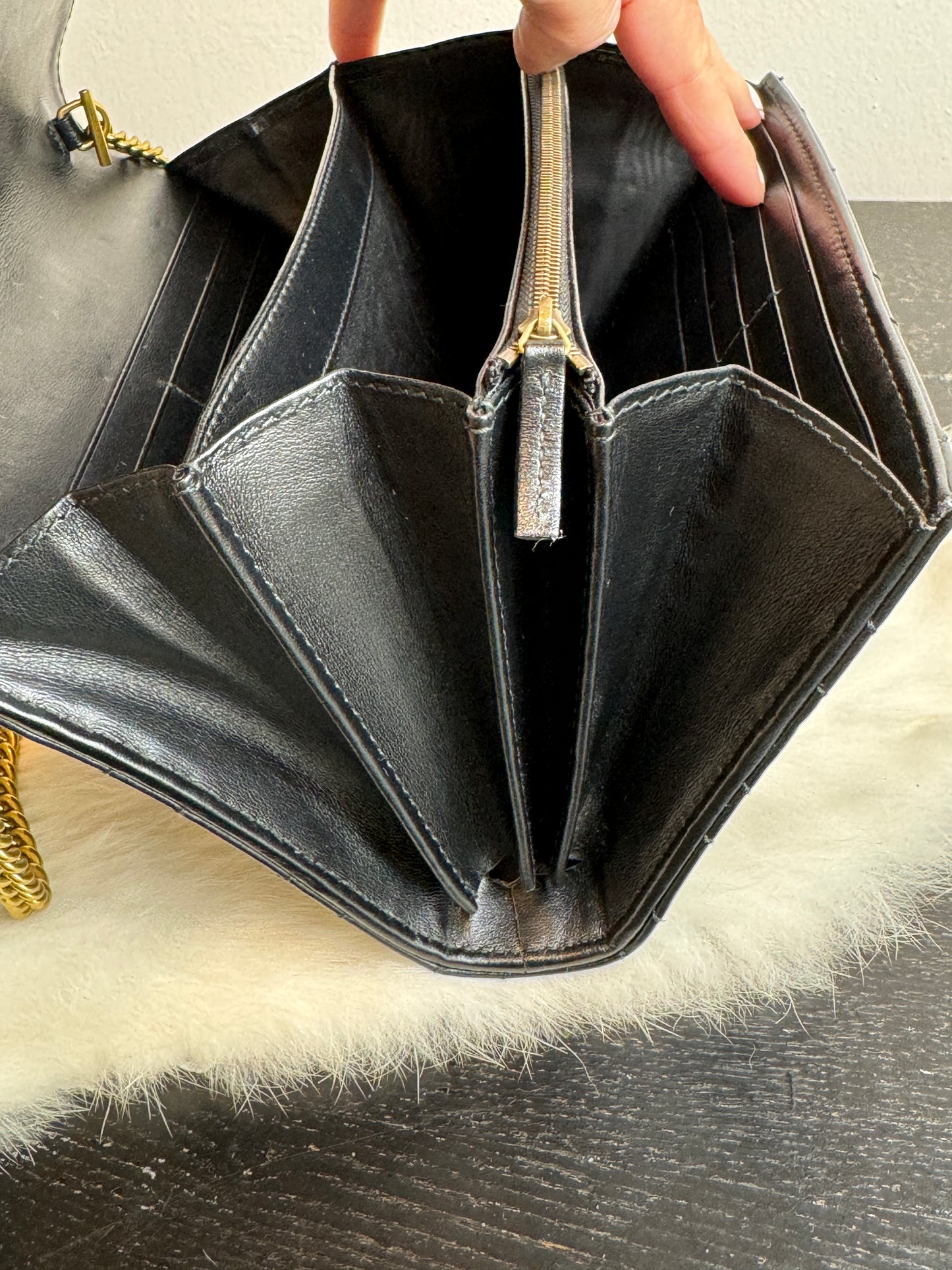 GUCCI Matelasse Marmont Wallet on Chain Black