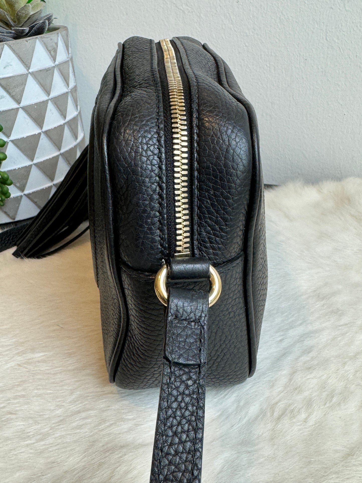GUCCI Soho Disco Black Pebbled Camera Bag