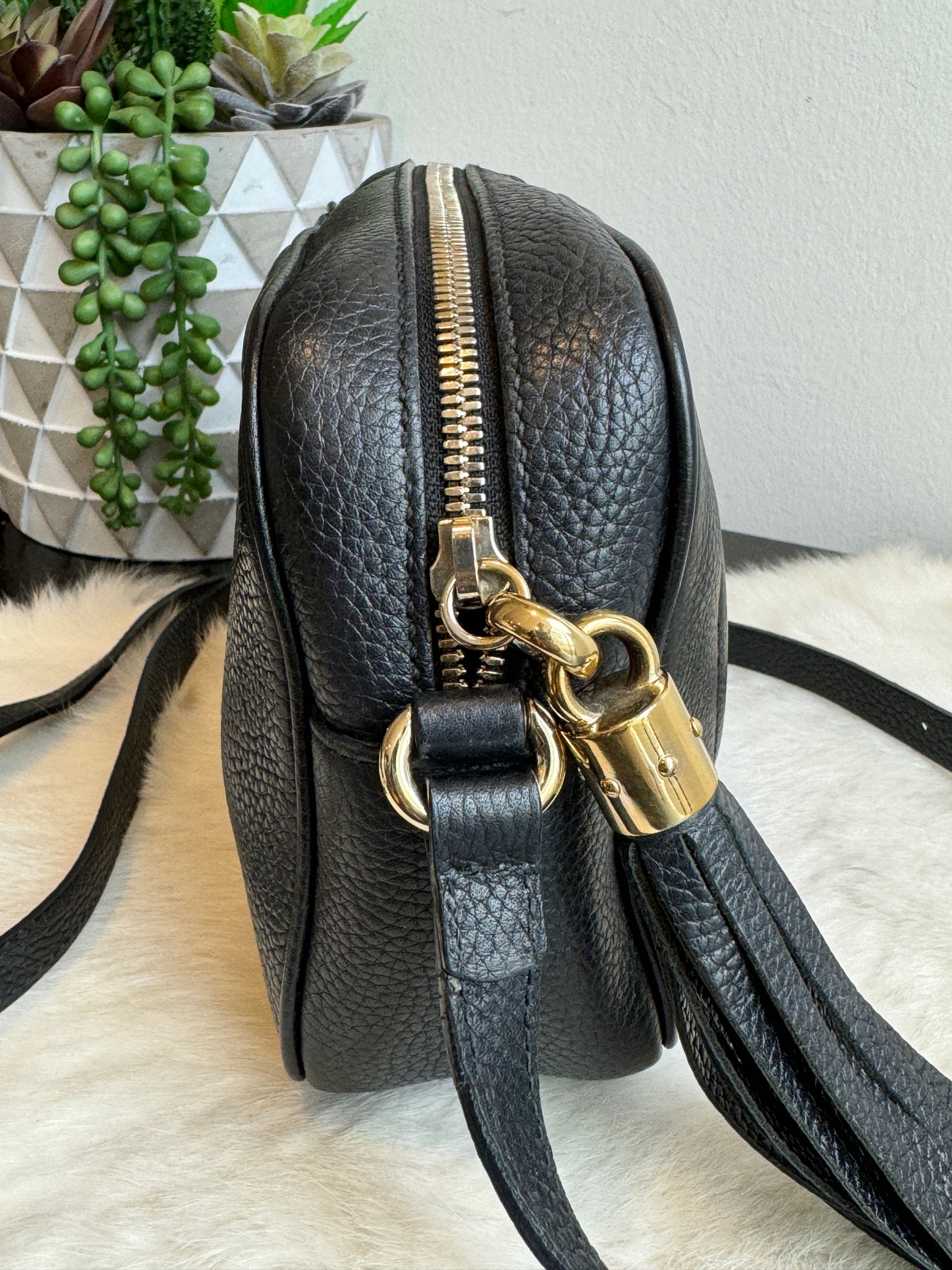 GUCCI Soho Disco Black Pebbled Camera Bag