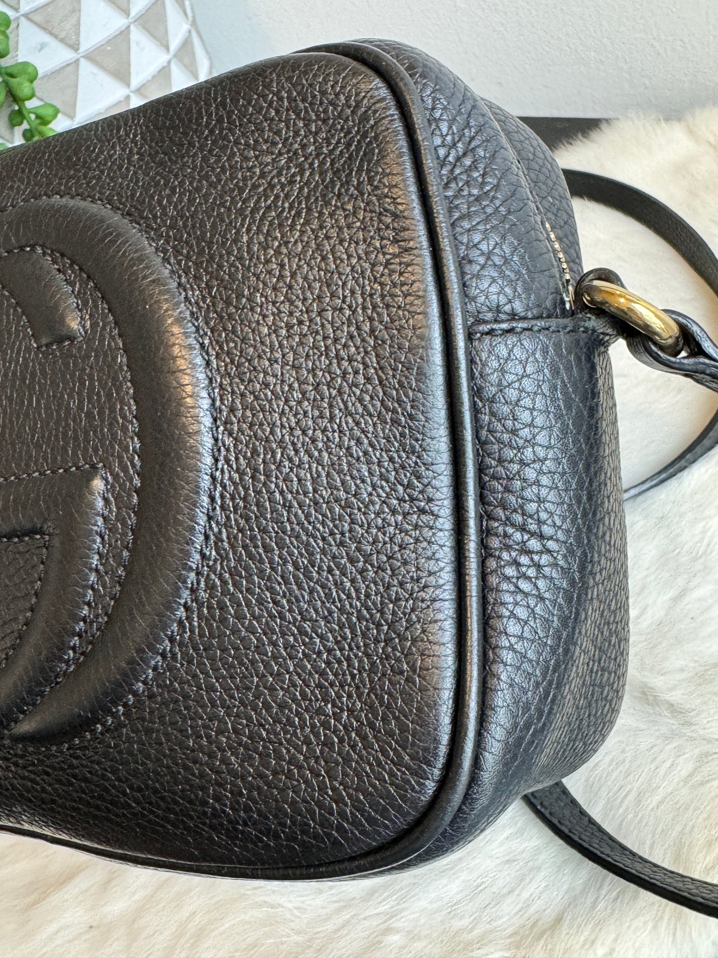 GUCCI Soho Disco Black Pebbled Camera Bag