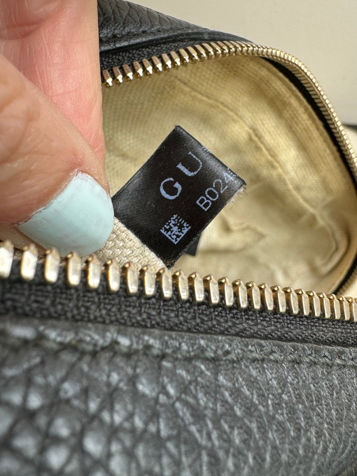 GUCCI Soho Disco Black Pebbled Camera Bag