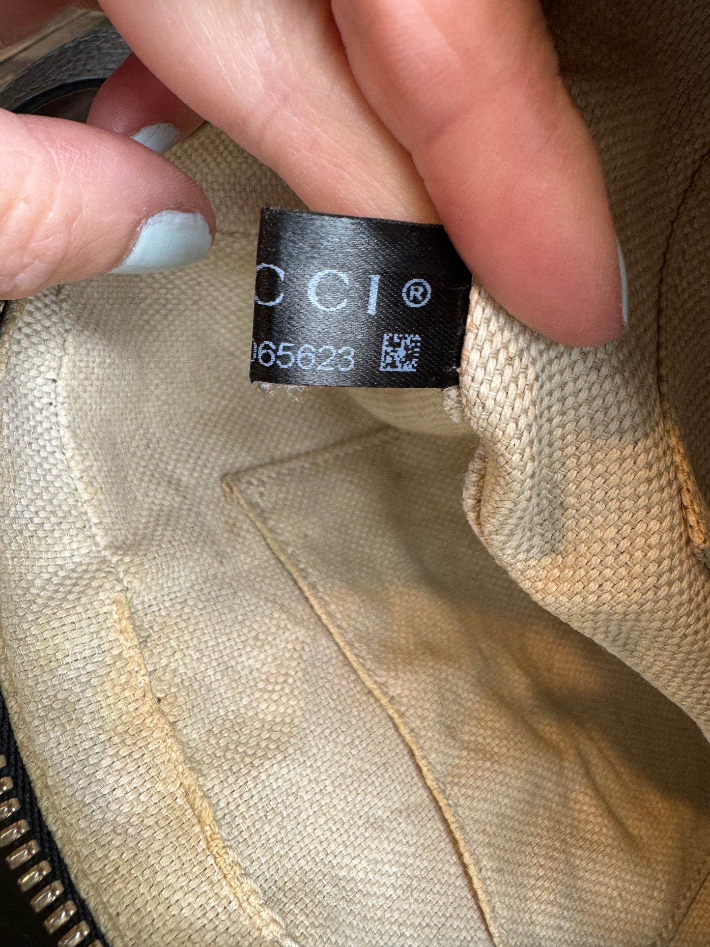 GUCCI Soho Disco Black Pebbled Camera Bag