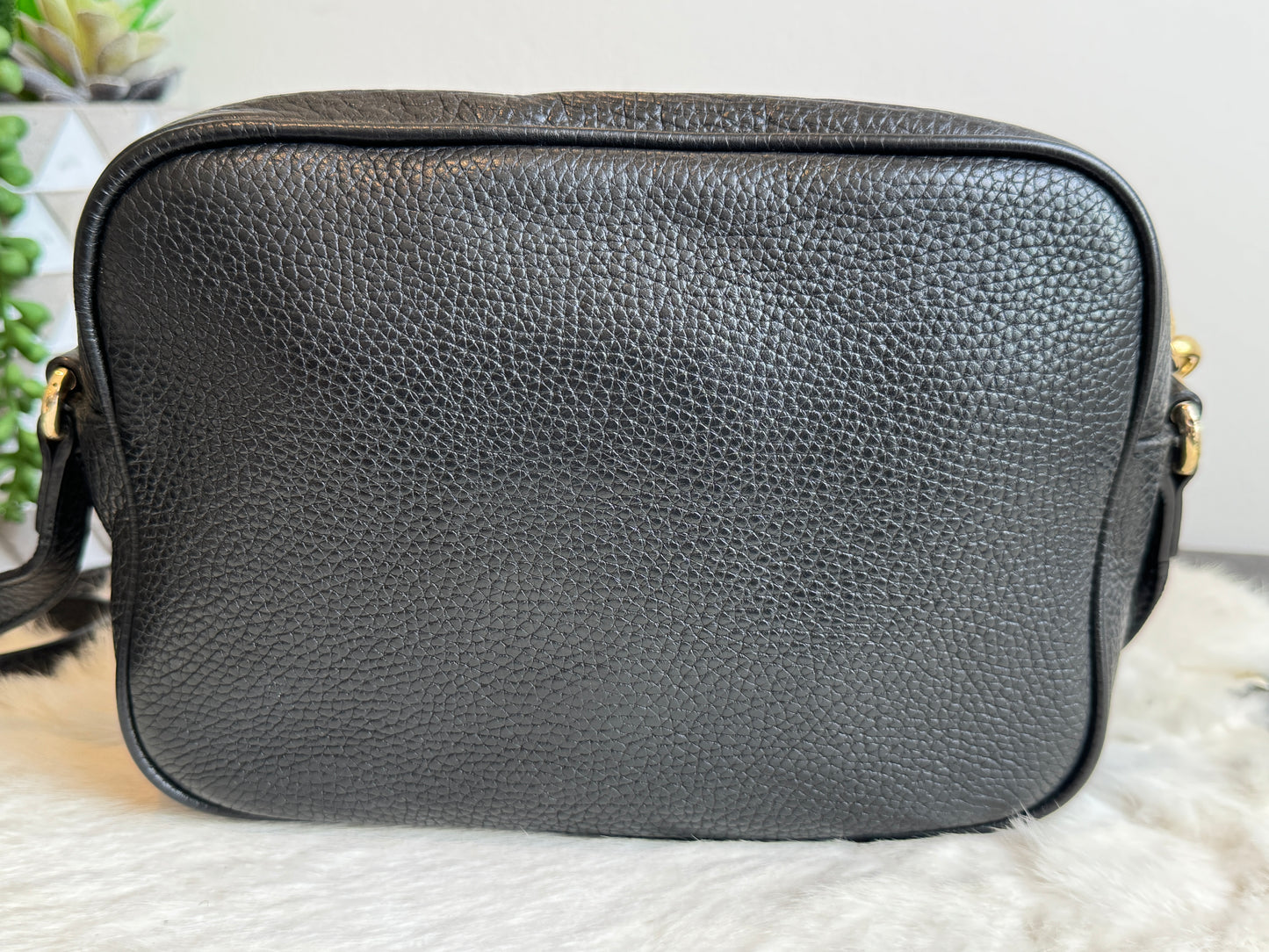 GUCCI Soho Disco Black Pebbled Camera Bag