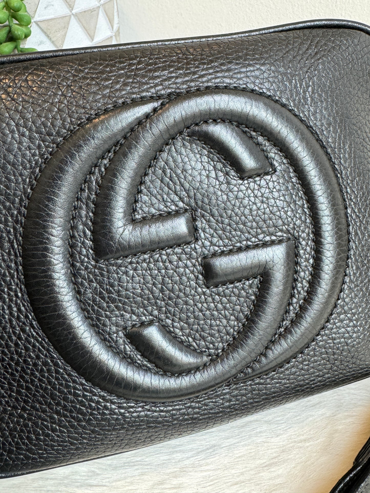 GUCCI Soho Disco Black Pebbled Camera Bag
