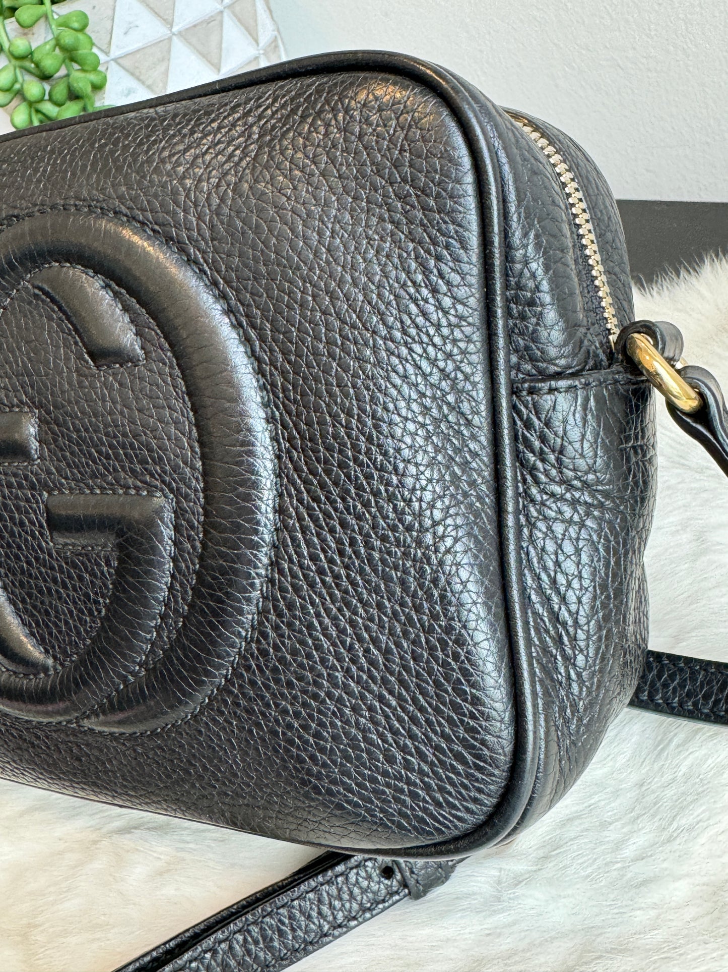 GUCCI Soho Disco Black Pebbled Camera Bag