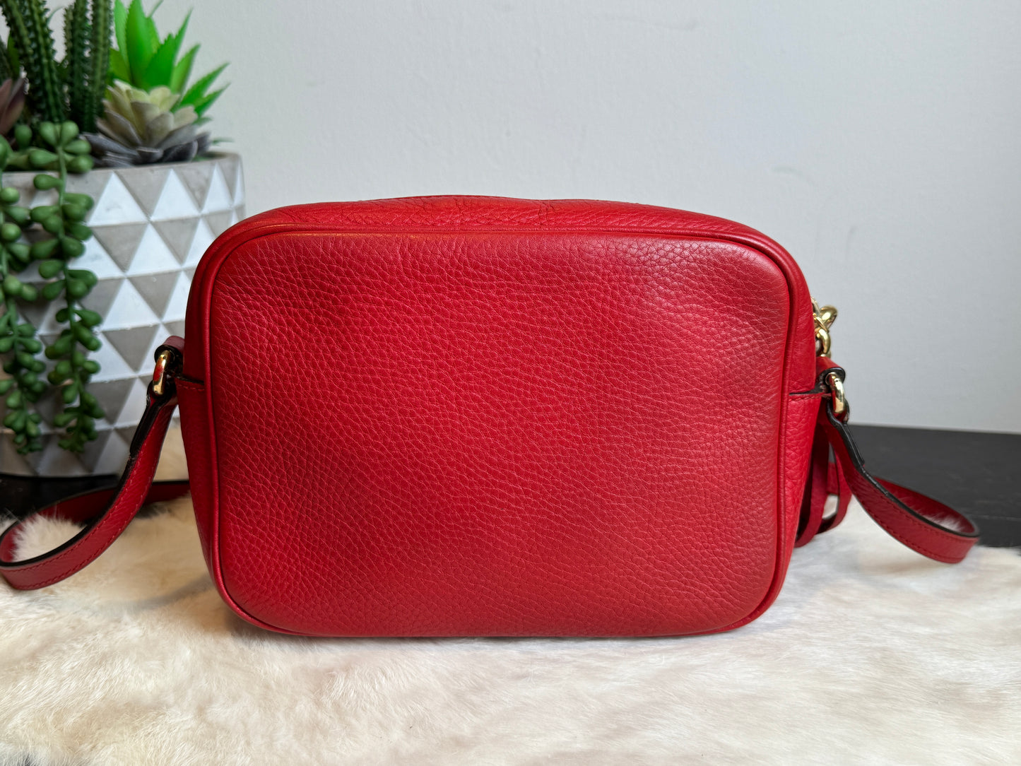 GUCCI Soho Disco Red Pebbled Camera Bag