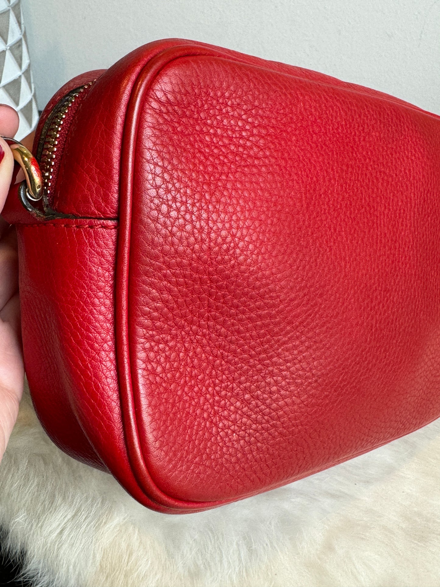 GUCCI Soho Disco Red Pebbled Camera Bag