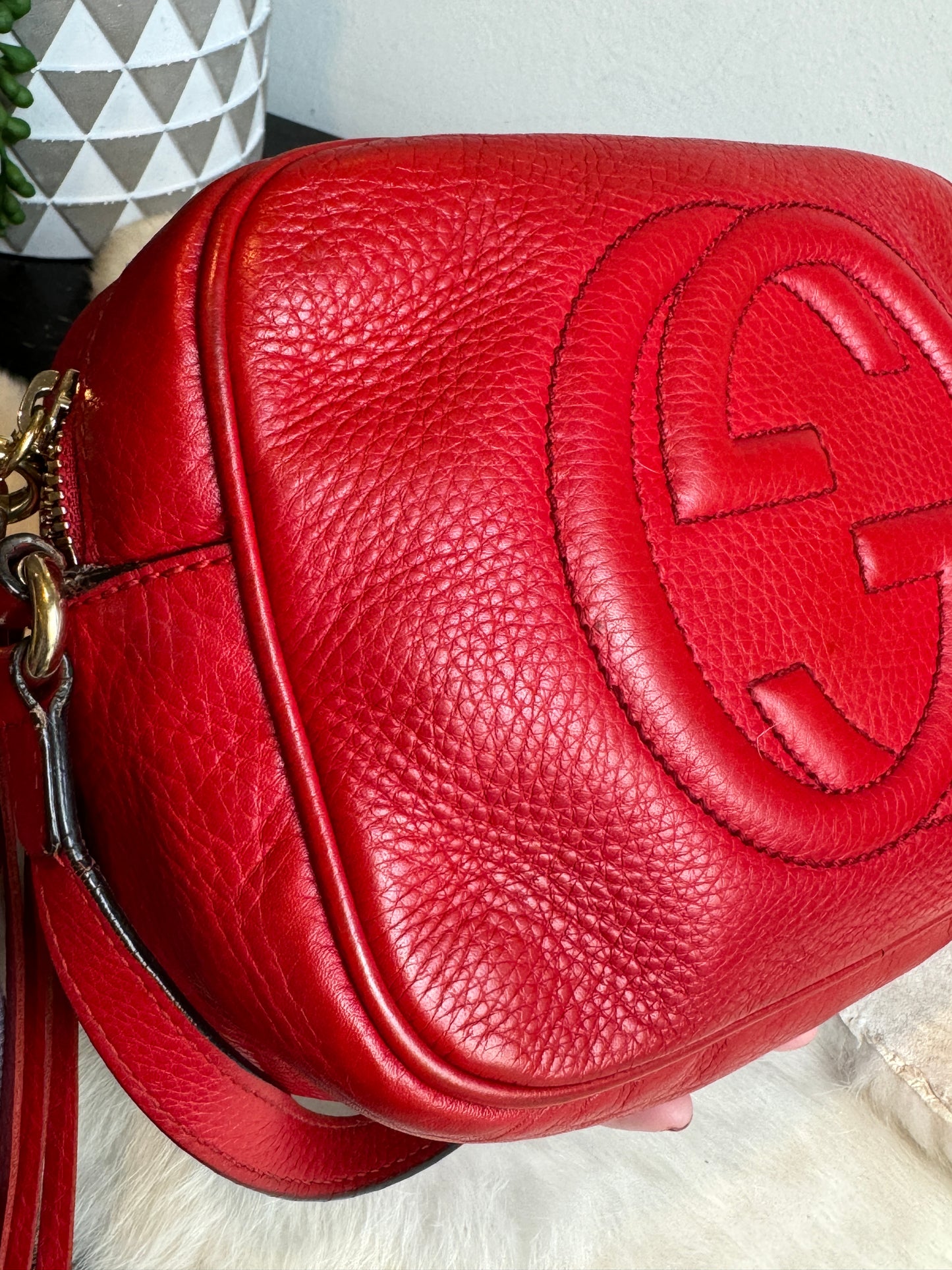 GUCCI Soho Disco Red Pebbled Camera Bag
